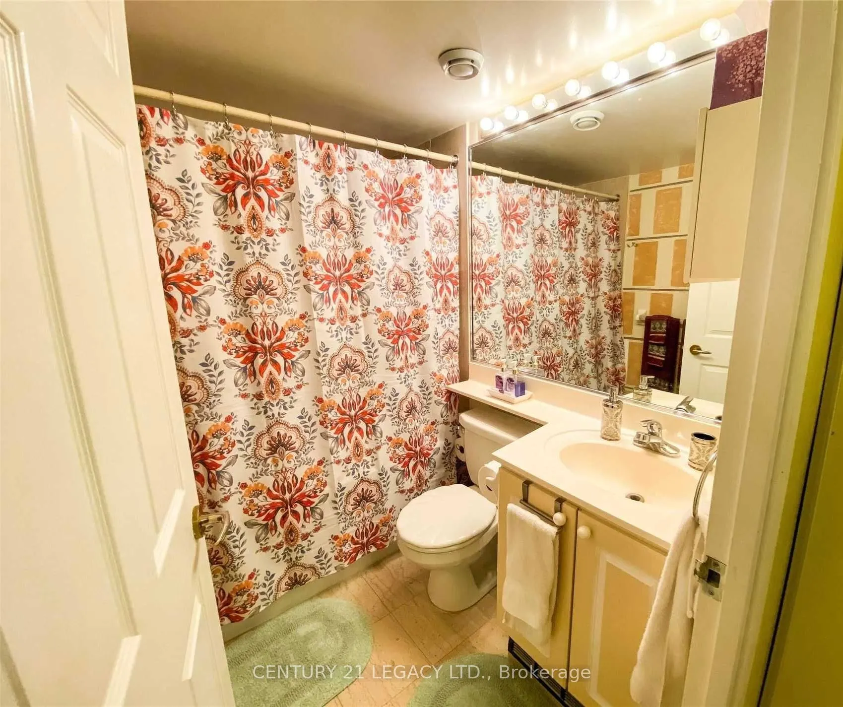 18 Lee Centre Drive, #802