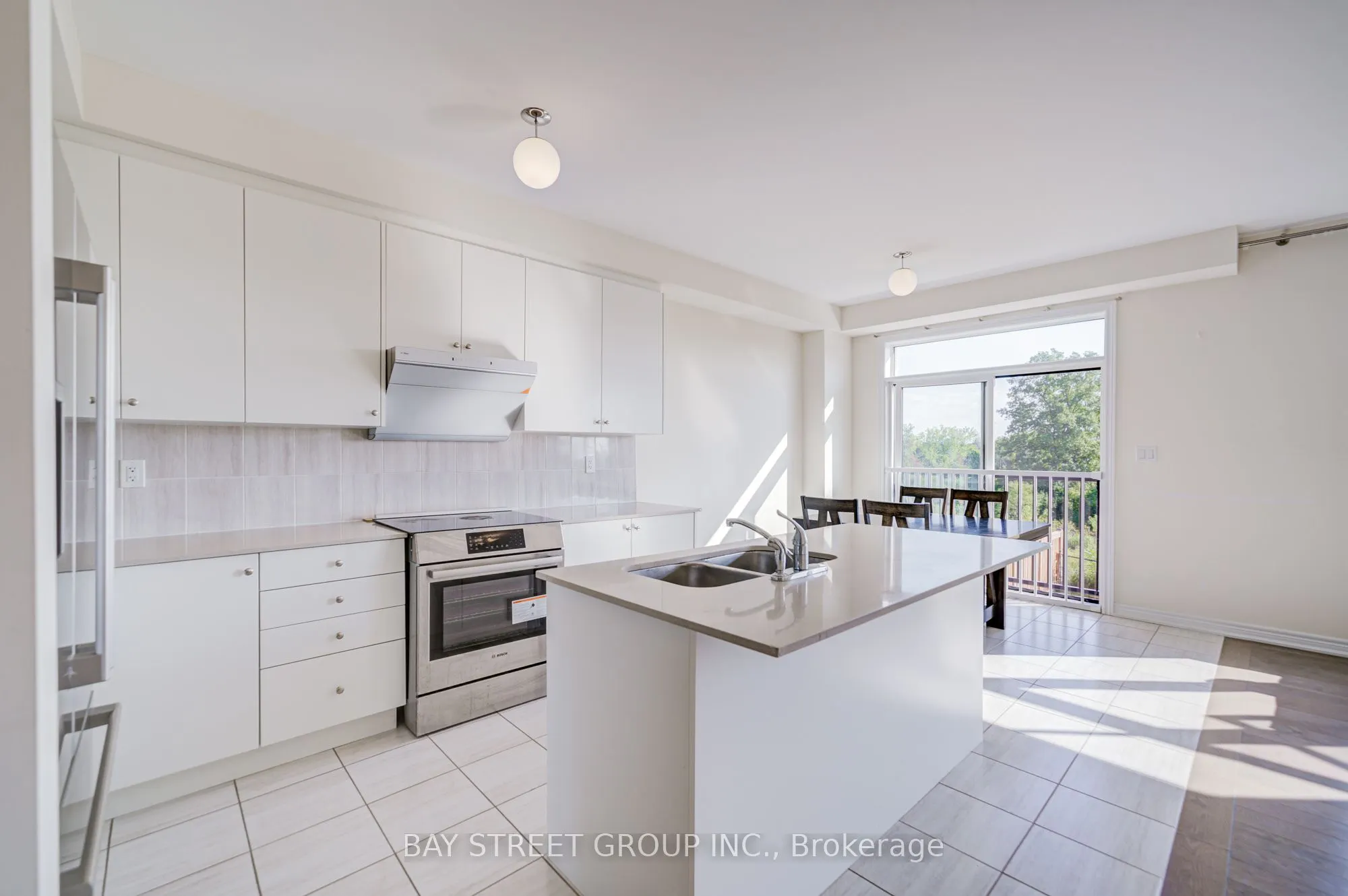 2643 Delphinium Trail