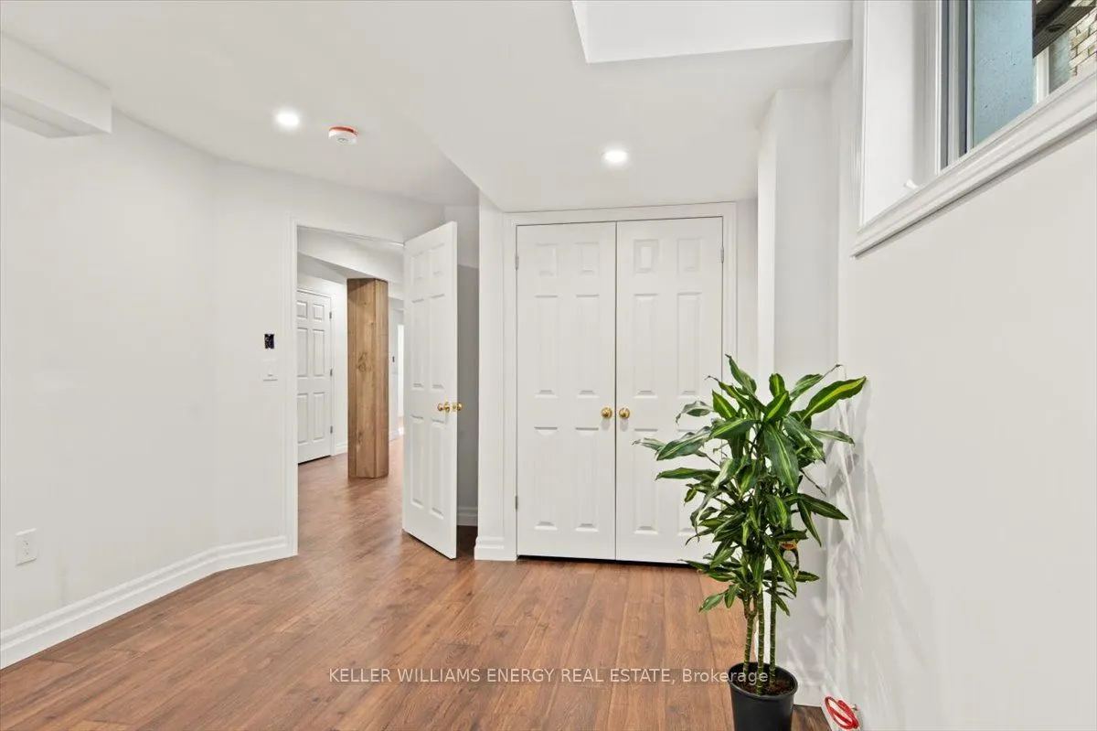 213 Glenabbey Drive