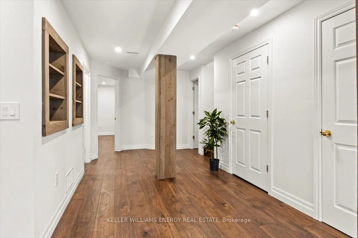 213 Glenabbey Drive