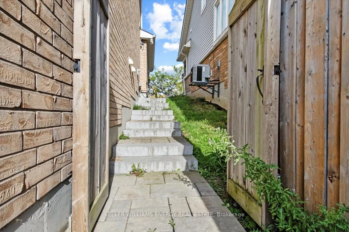 213 Glenabbey Drive