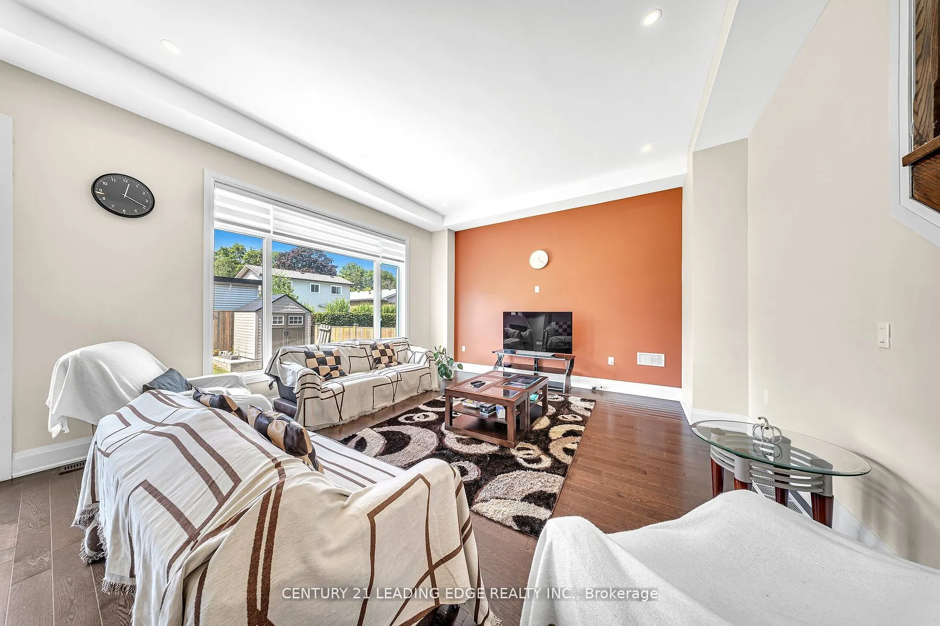 736 Hillview Crescent