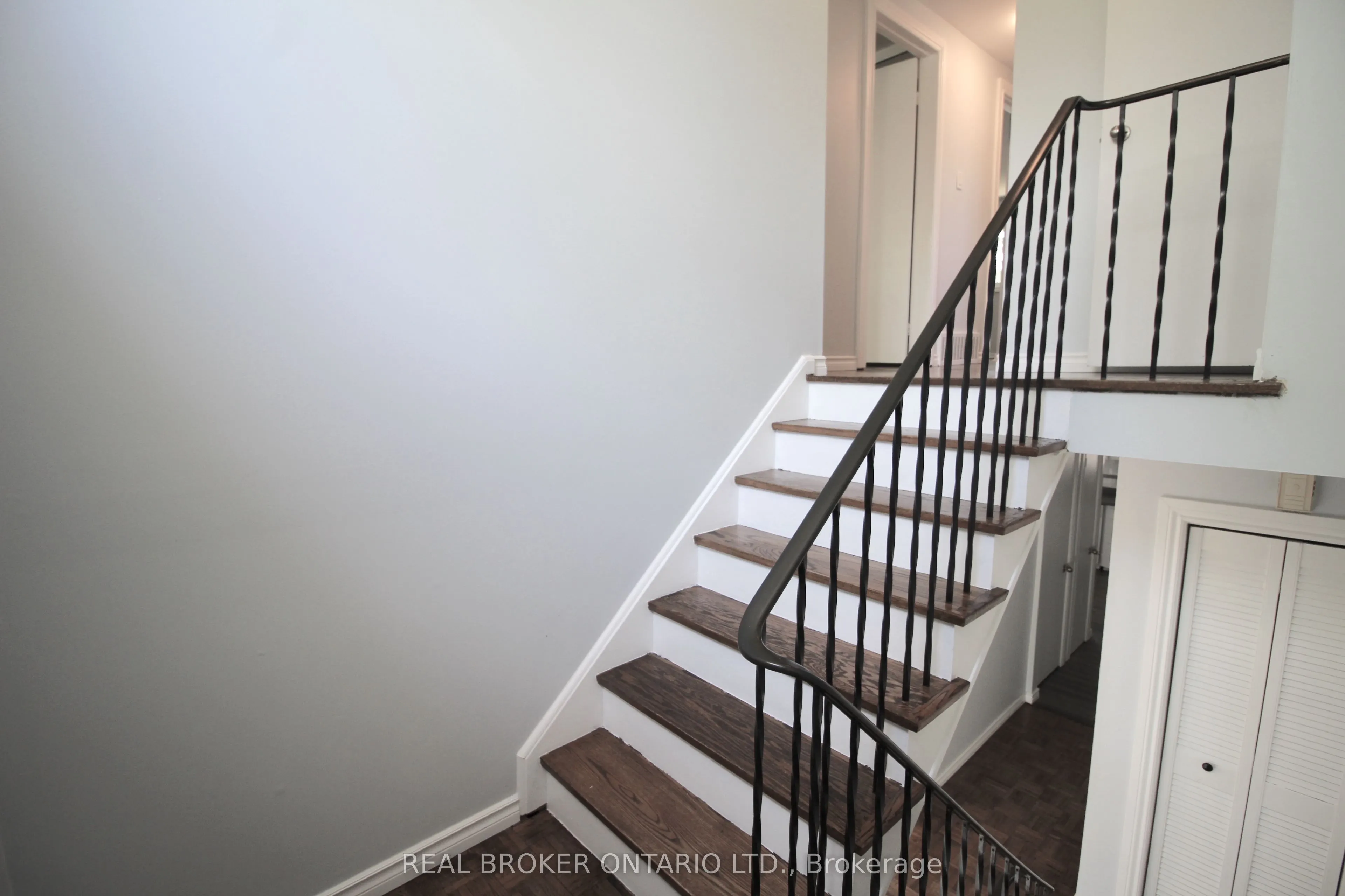658 Berwick Crescent