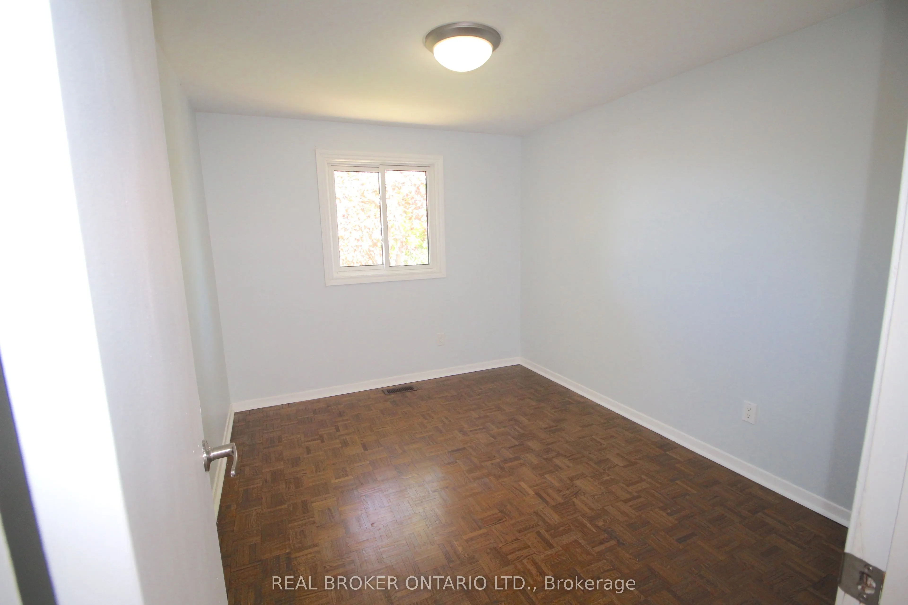 658 Berwick Crescent