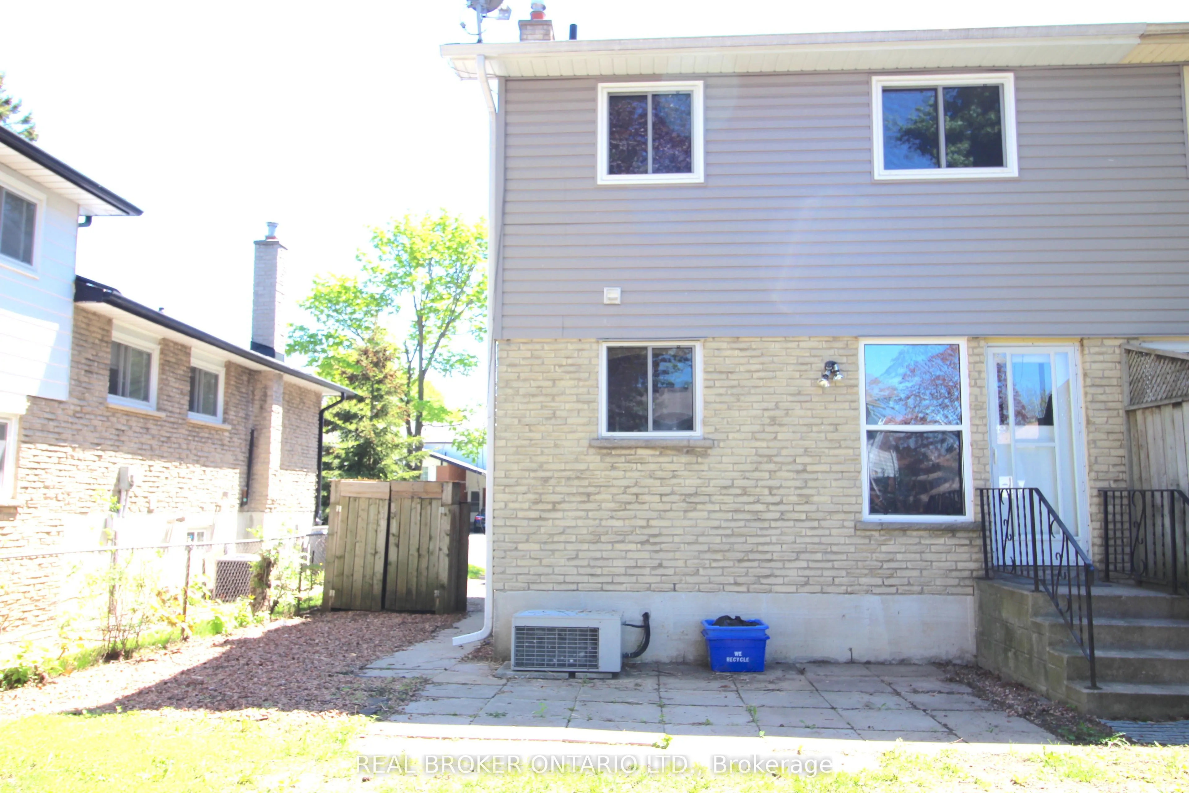658 Berwick Crescent