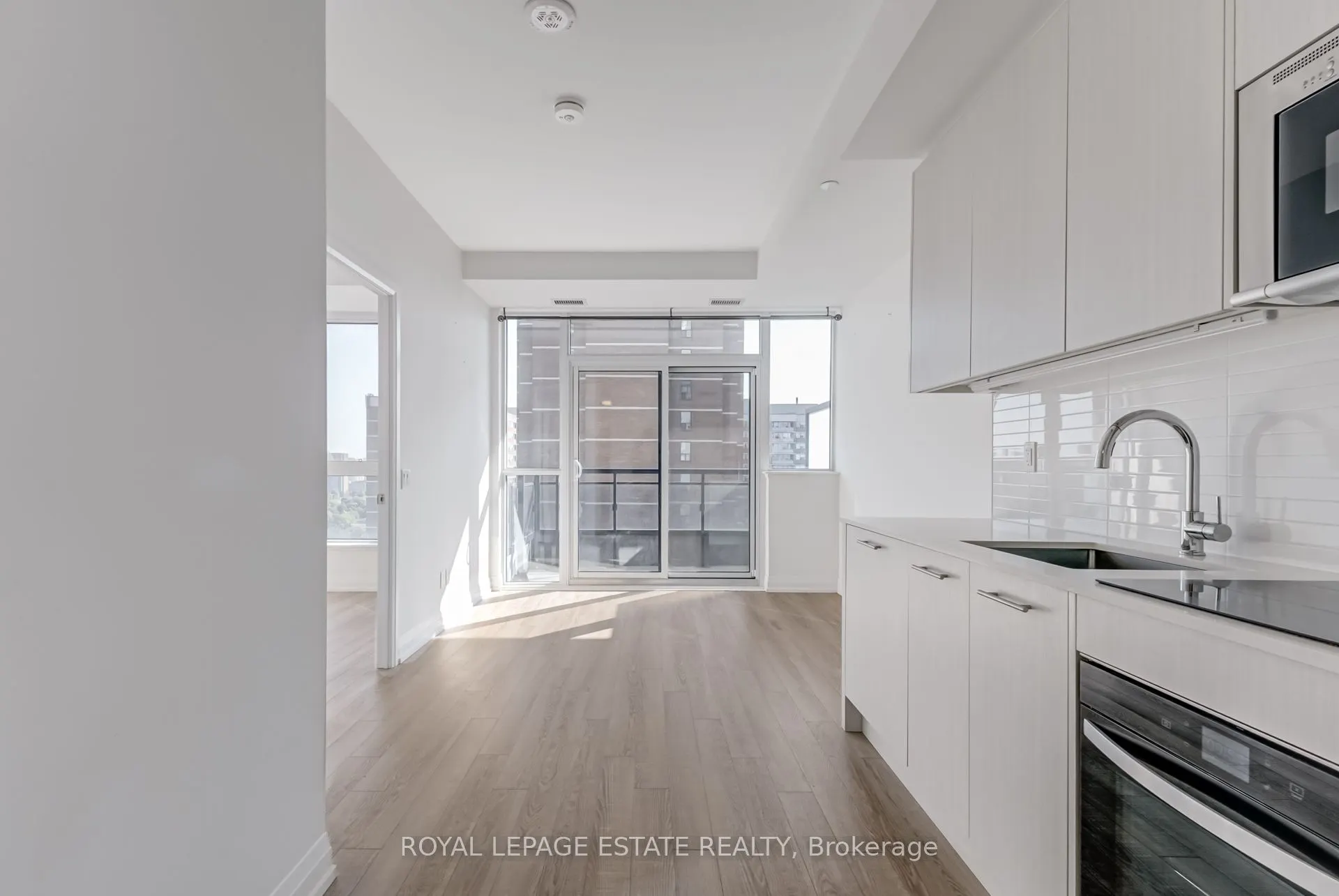 286 Main Street, #1806