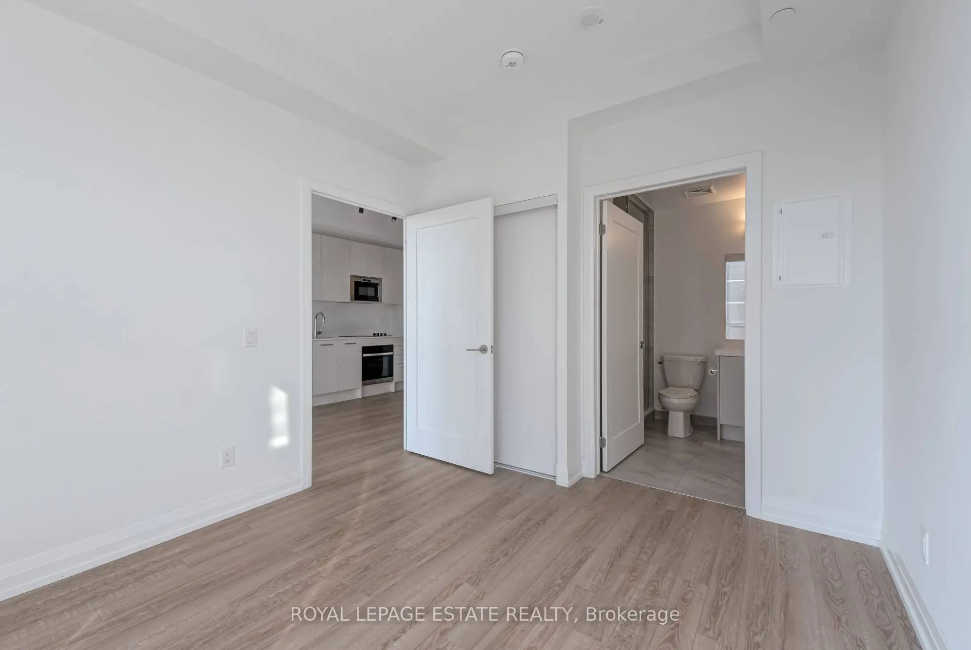 286 Main Street, #1806