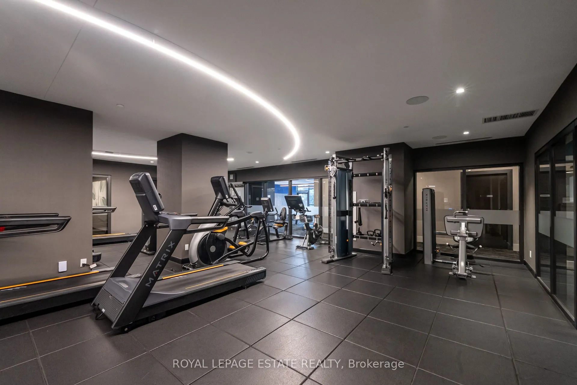 286 Main Street, #1806