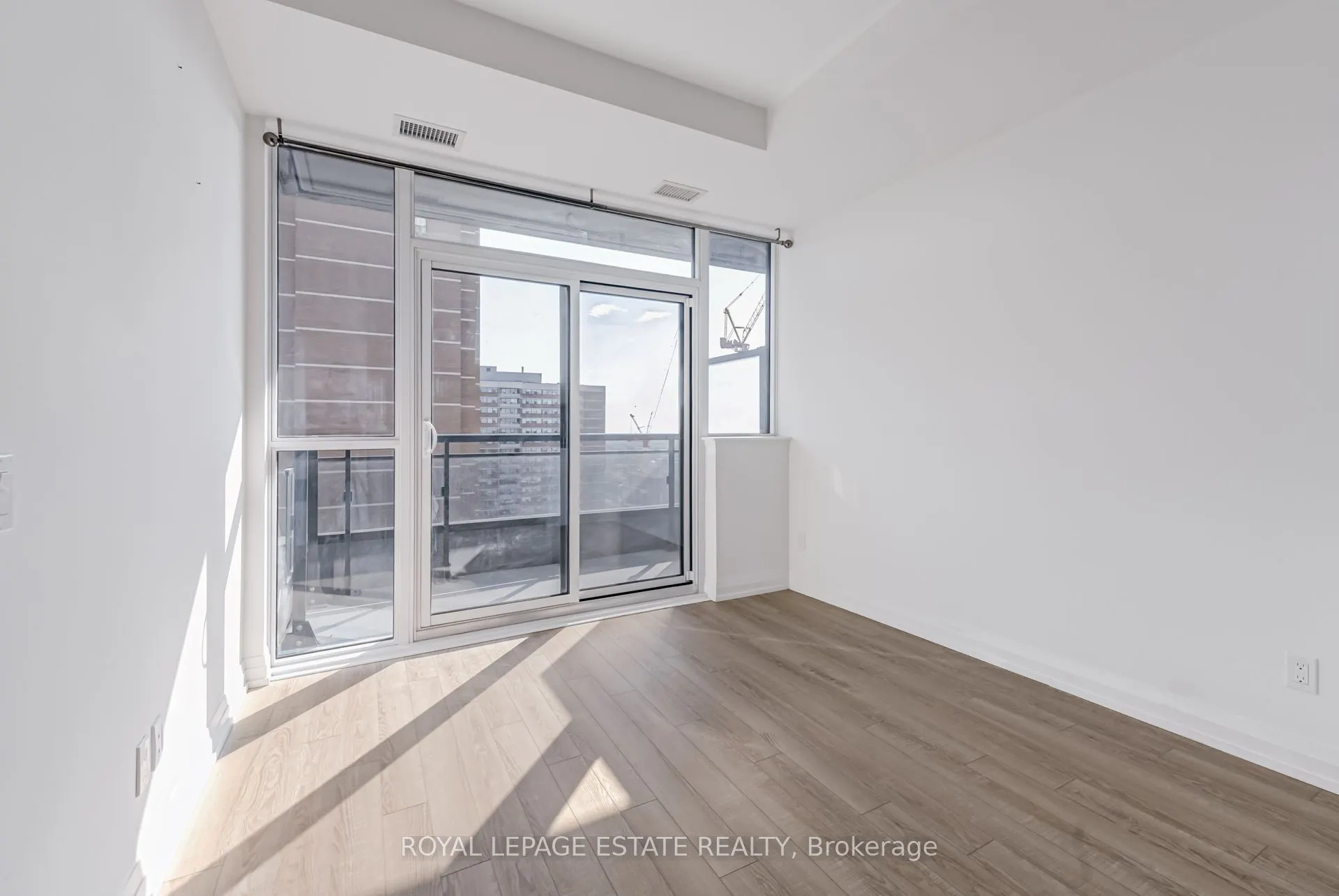 286 Main Street, #1806