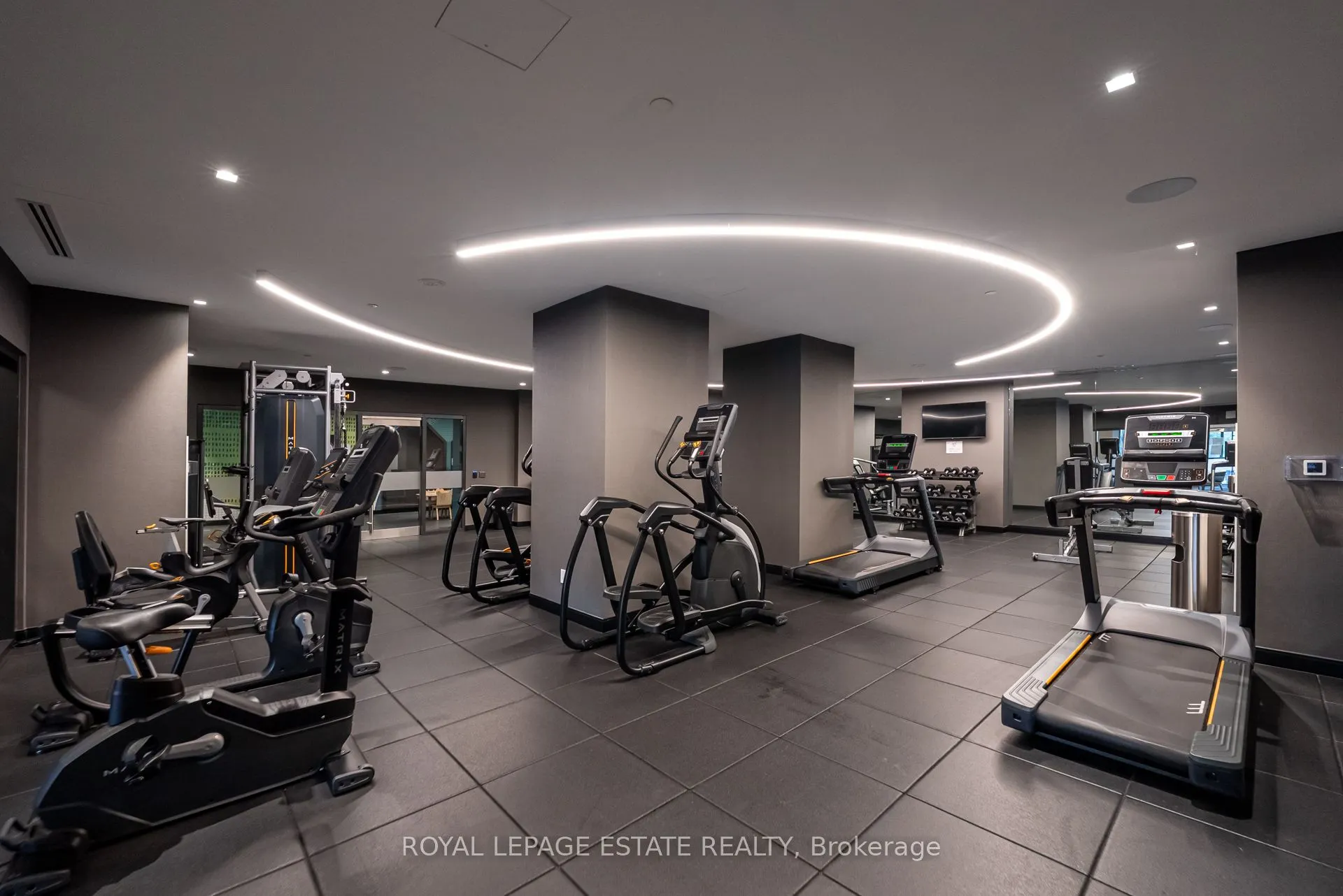 286 Main Street, #1806