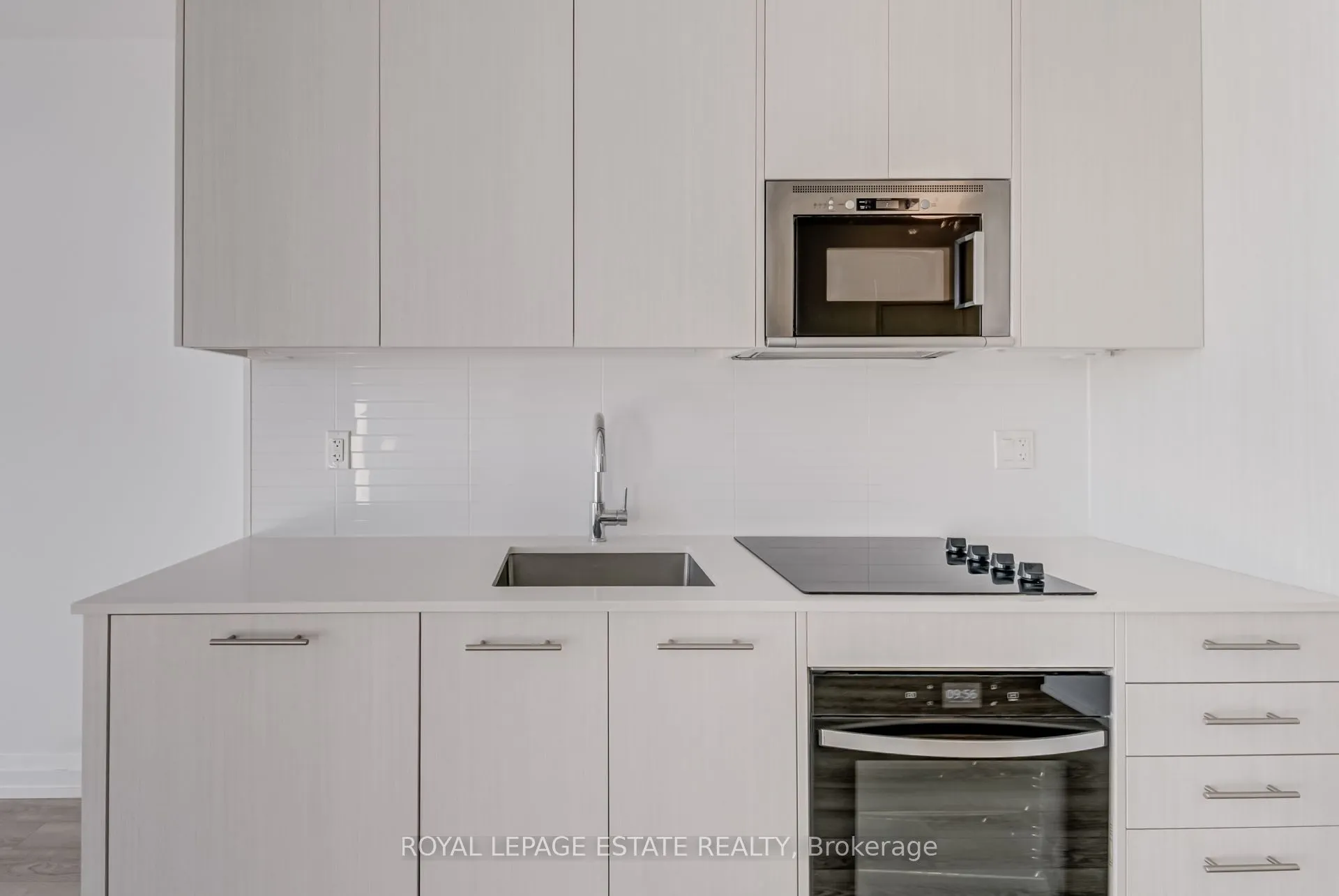 286 Main Street, #1806