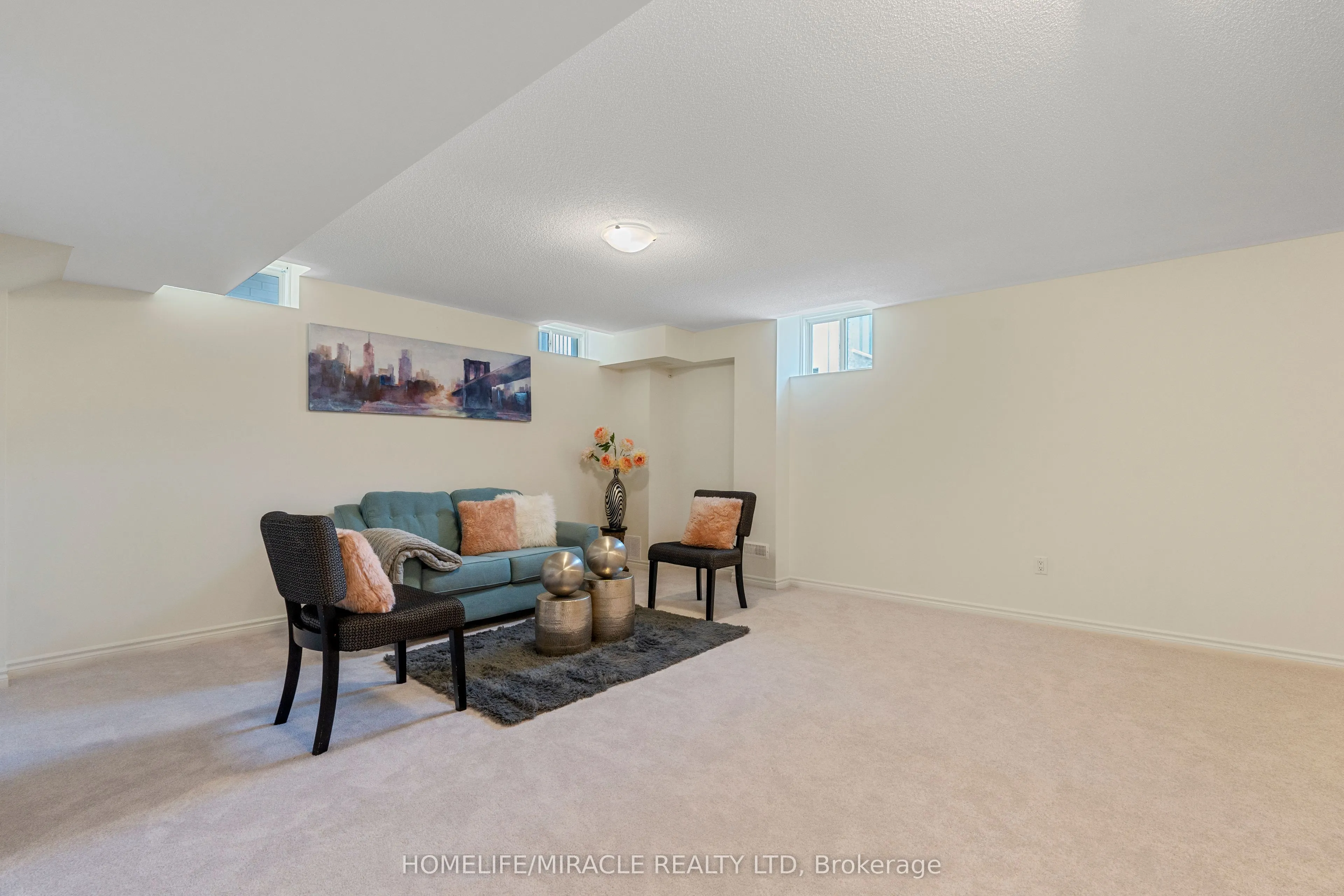 2143 Hallandale Street