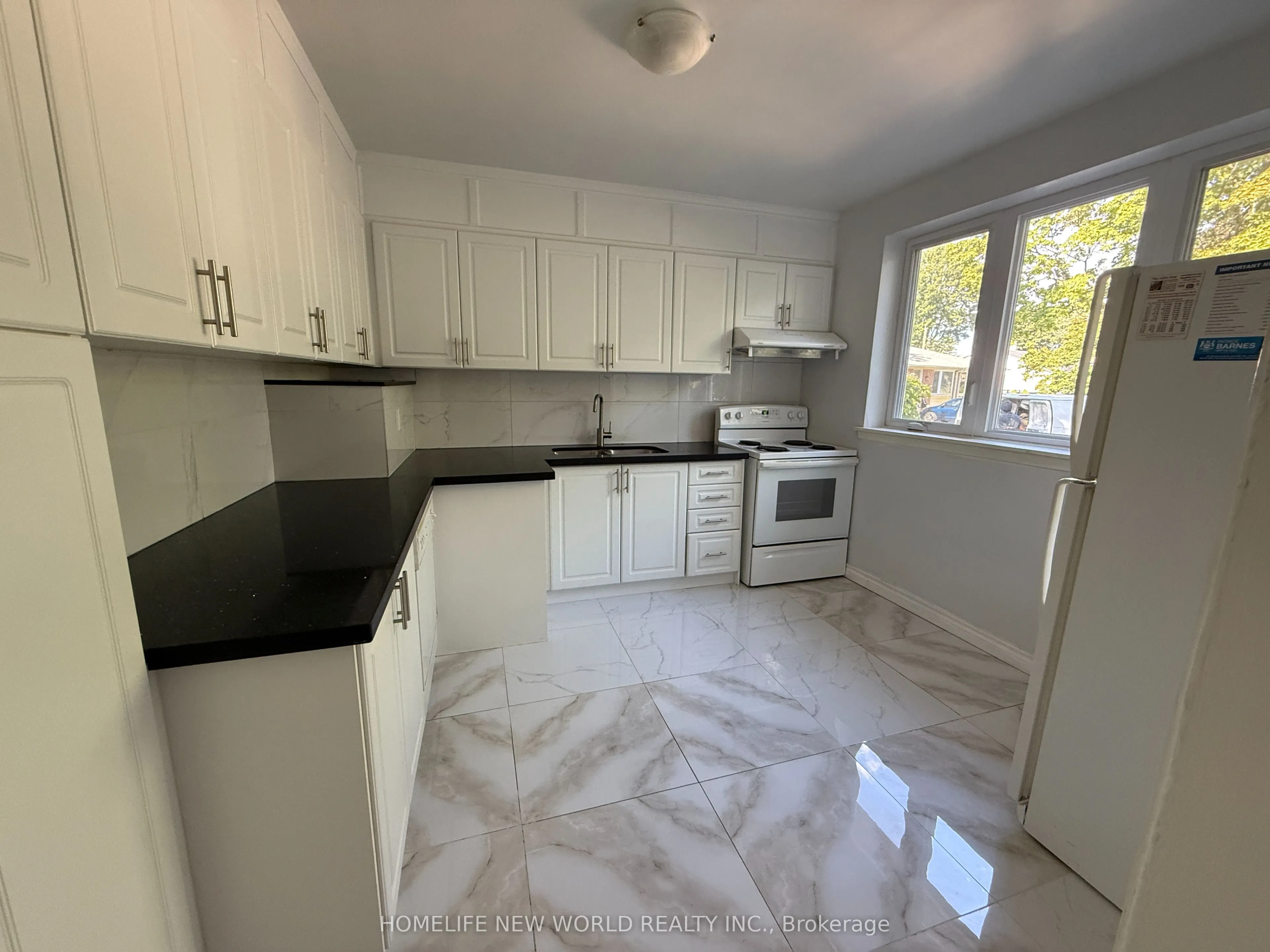 49 Thorncroft Crescent