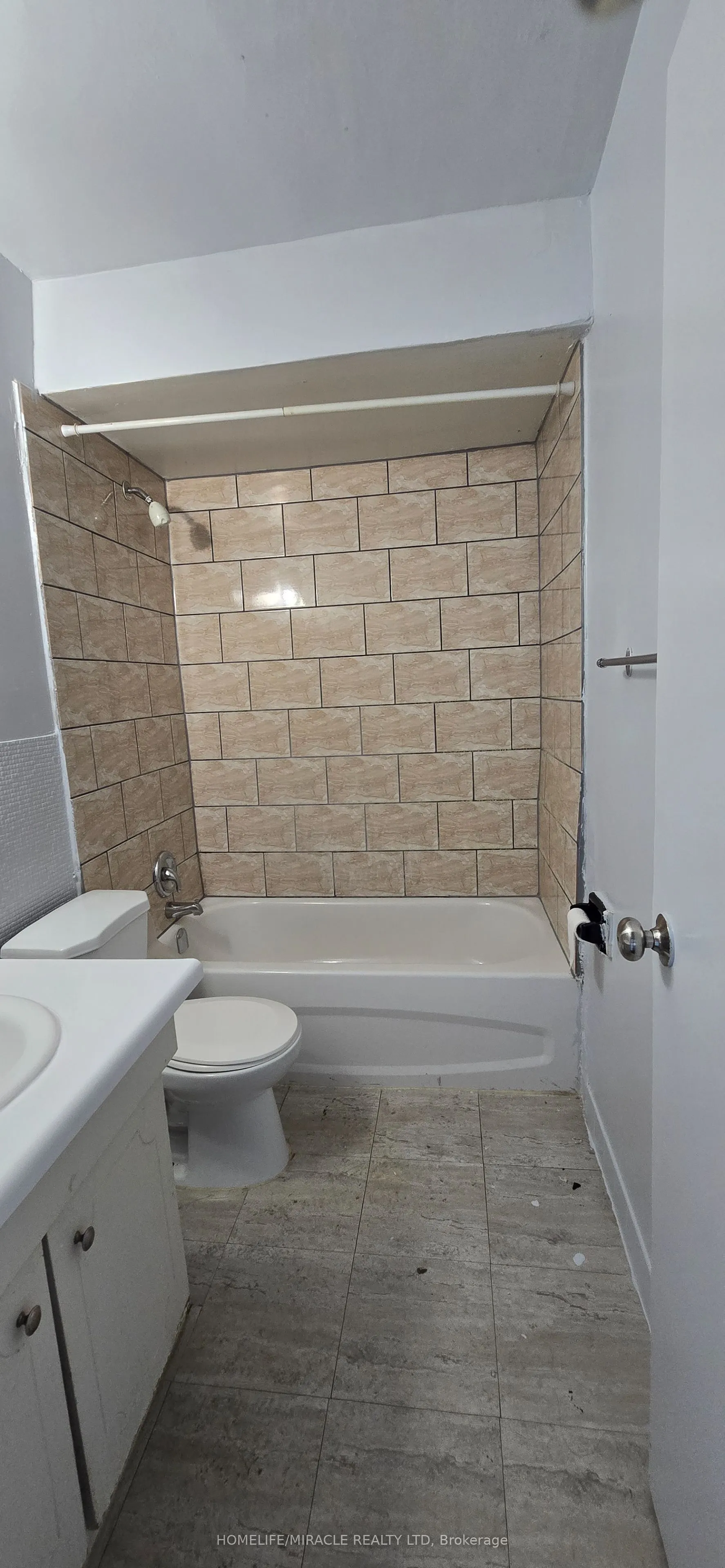 1651 Victoria Pk Avenue, #302
