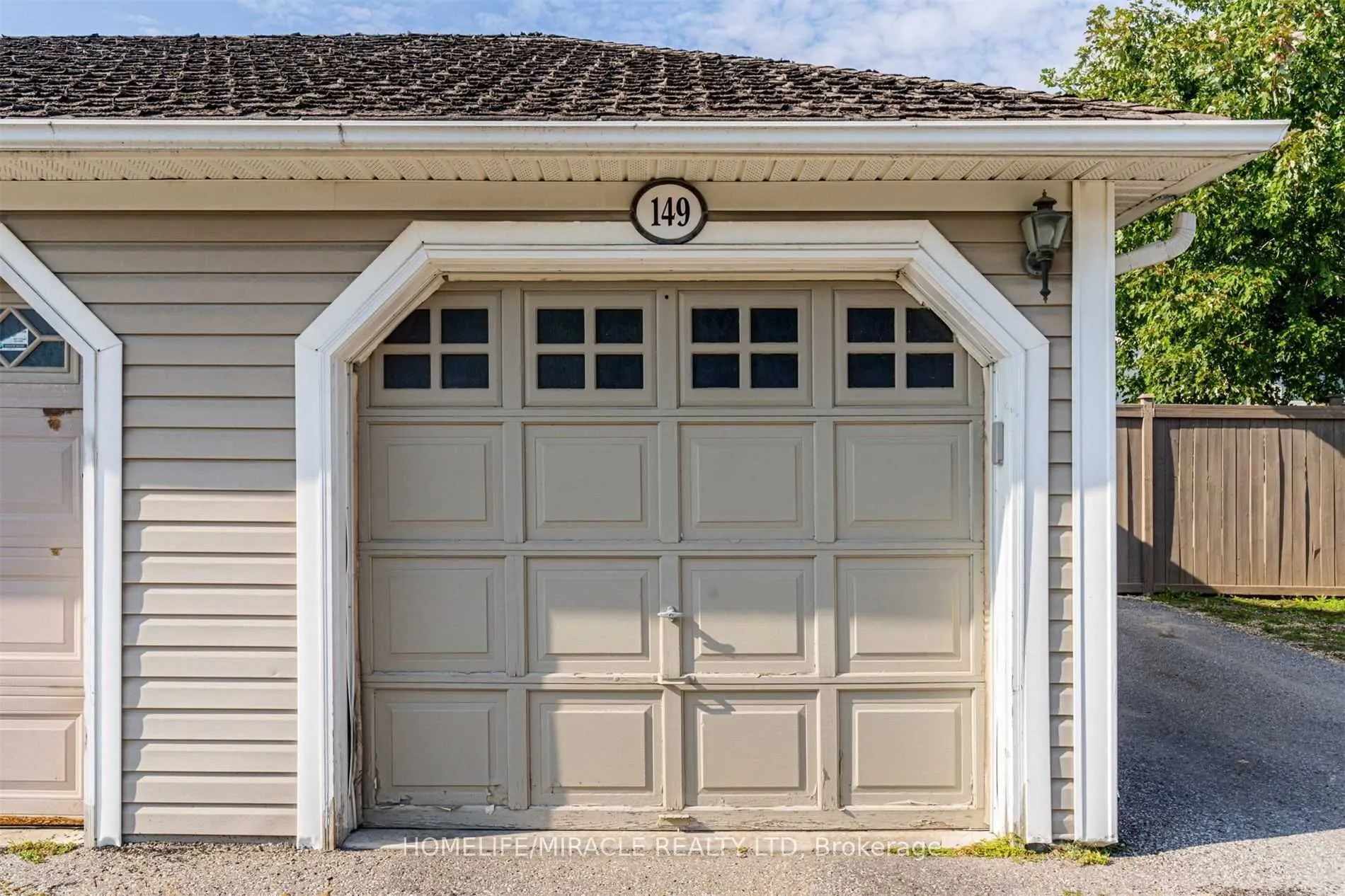 149 Carnwith Drive E