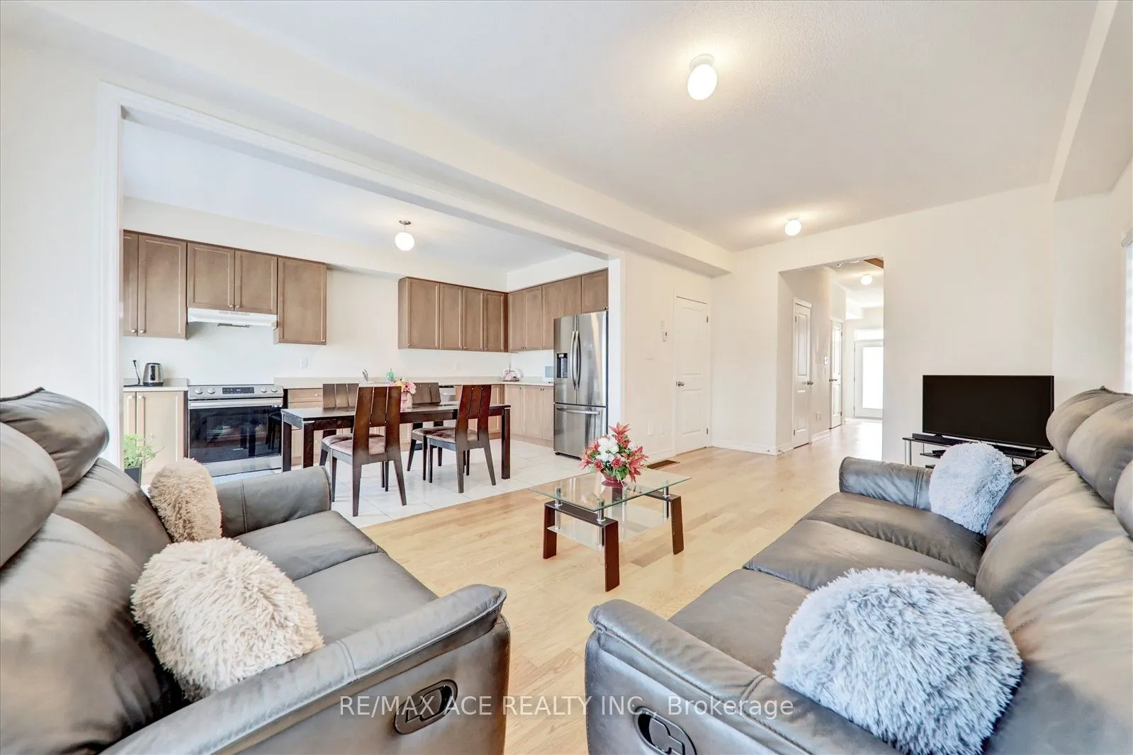 1097 Cameo Street