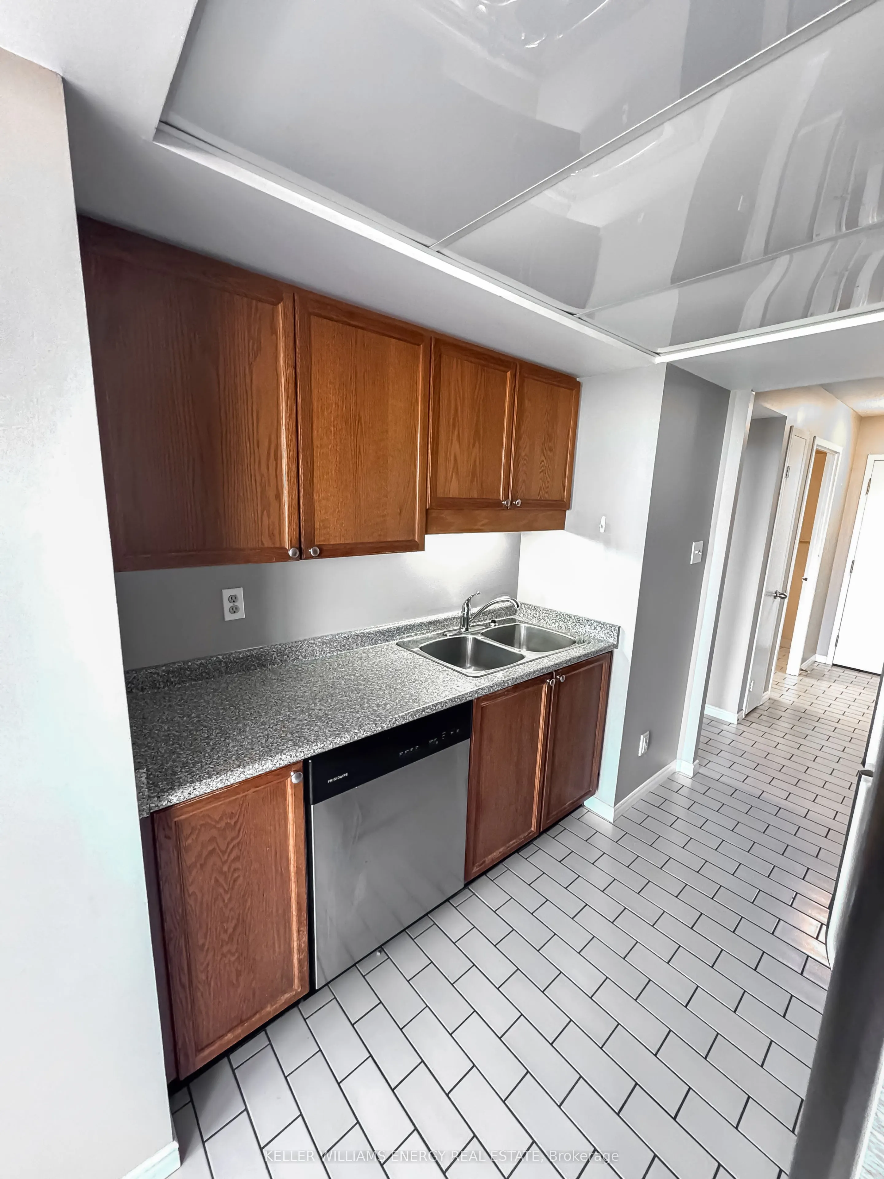 360 Watson Street W, #508
