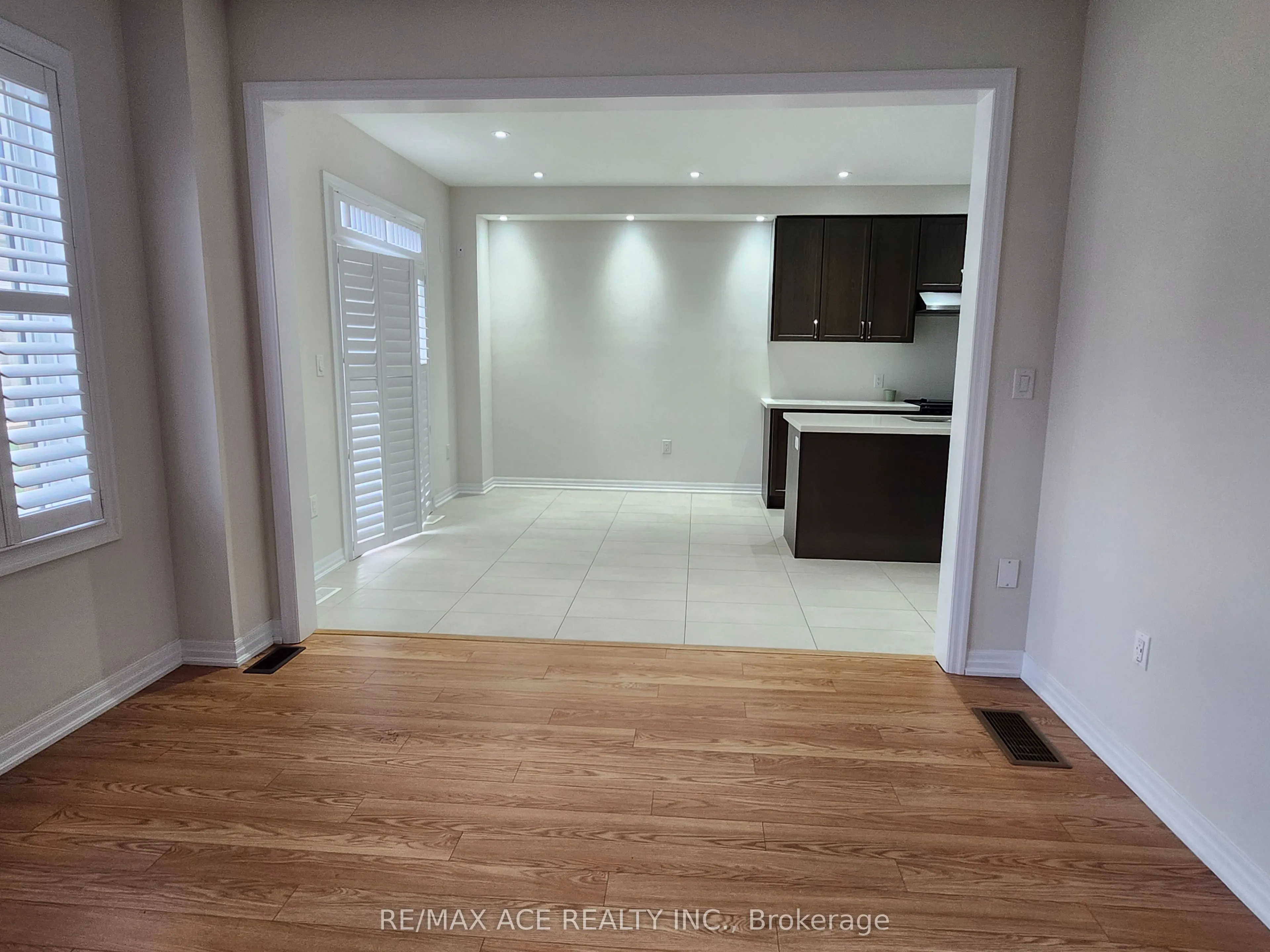 7 Northrop Avenue, #Main