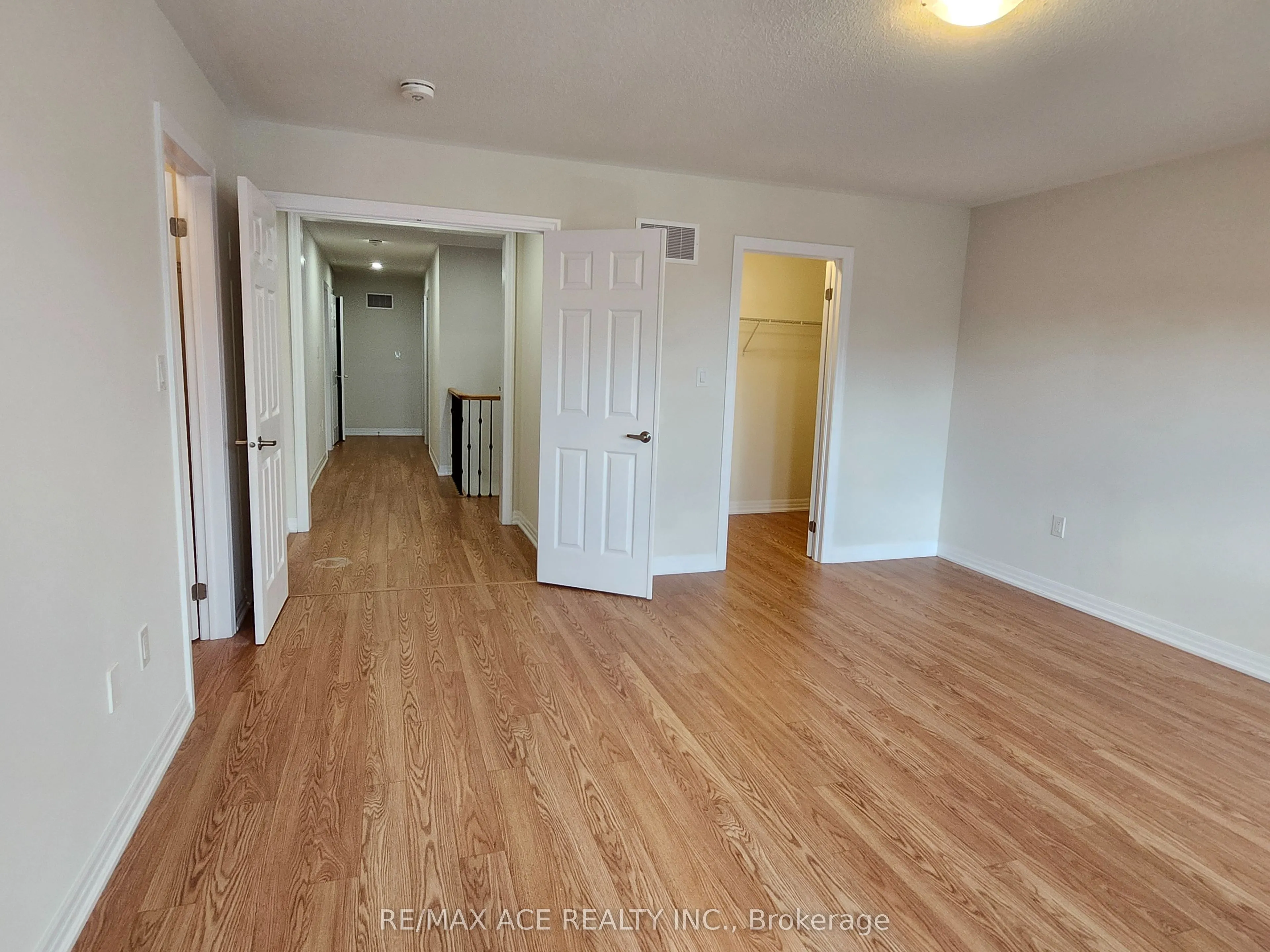 7 Northrop Avenue, #Main