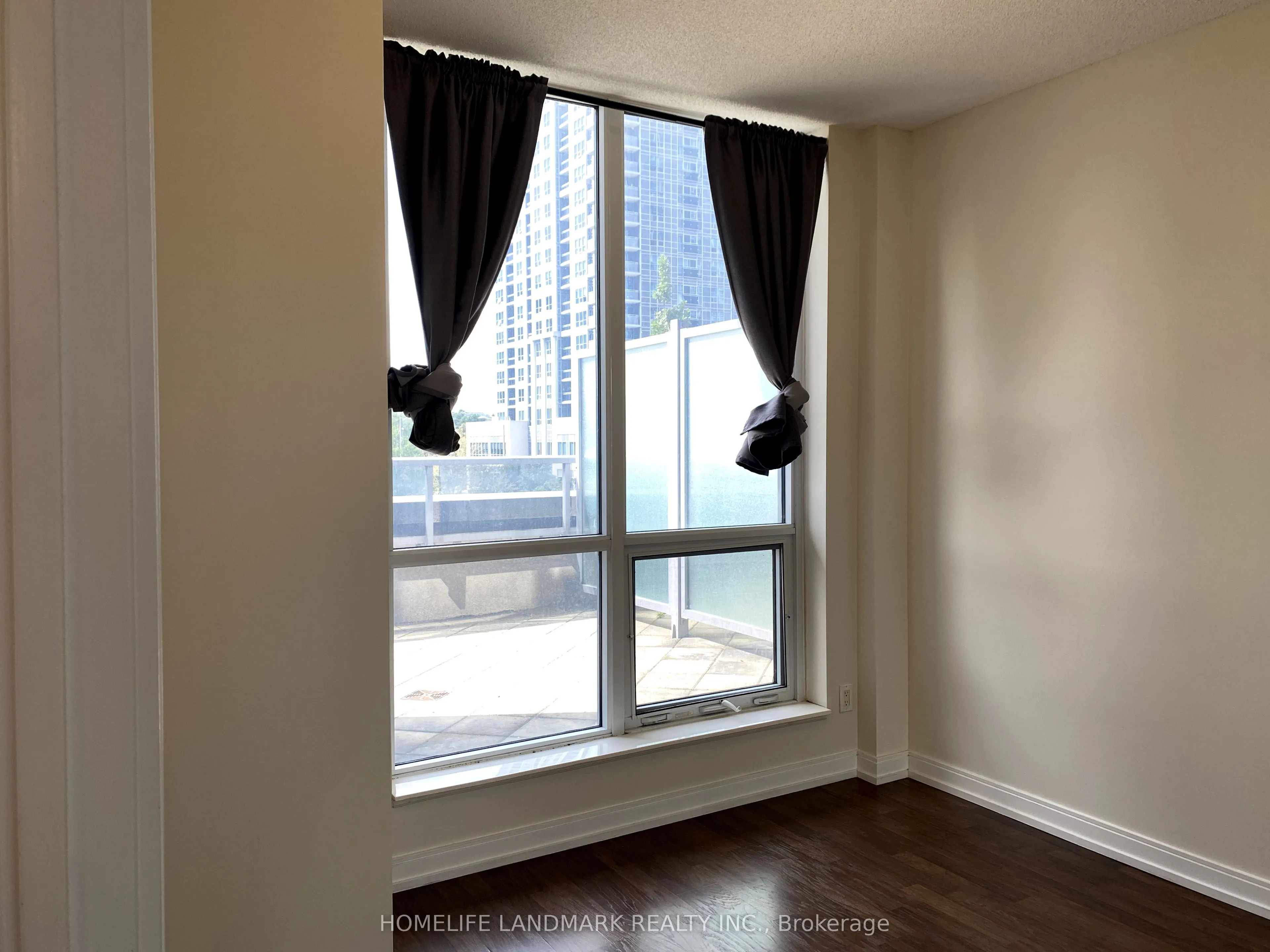 181 Village Green Square, #317