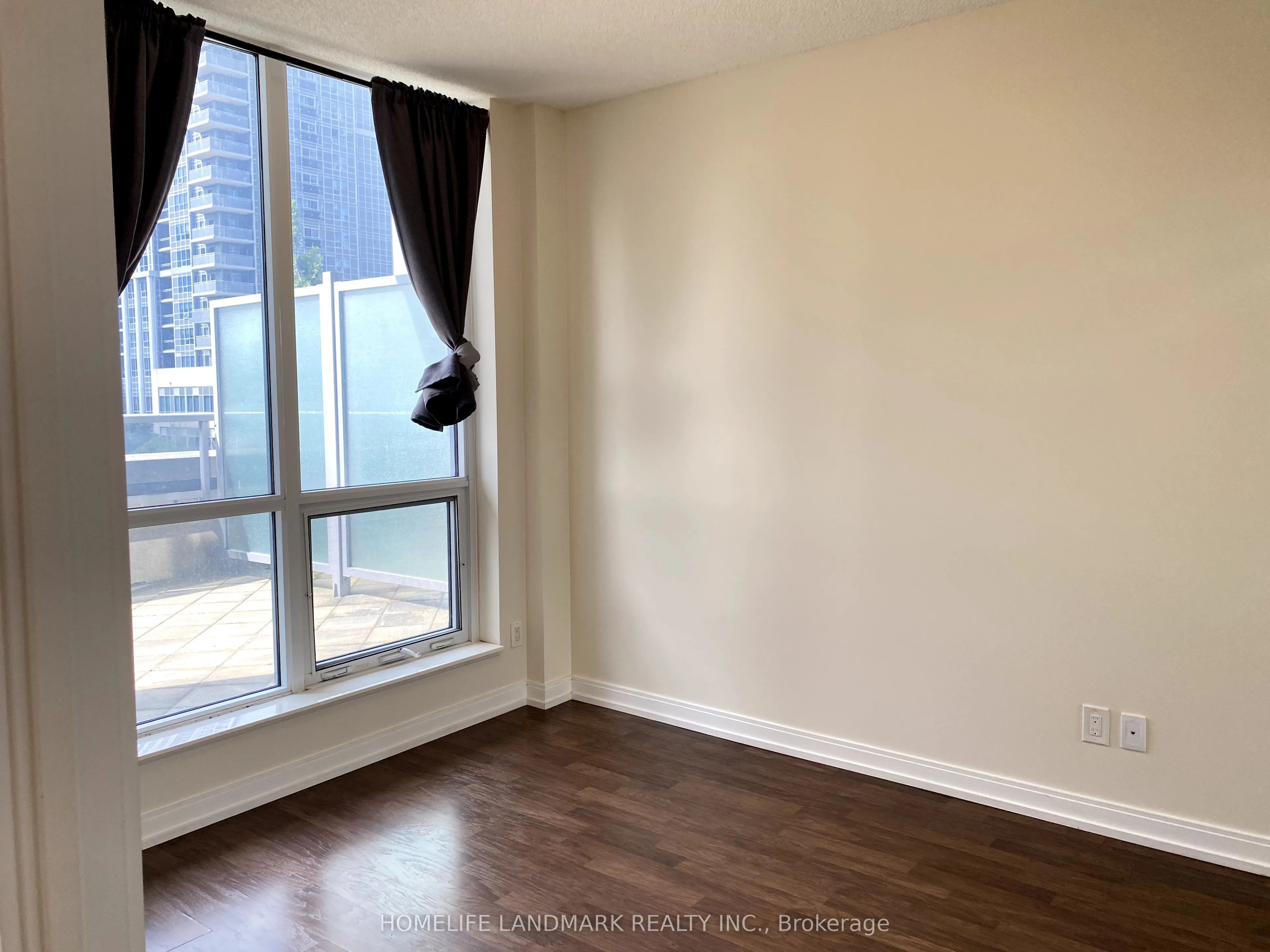 181 Village Green Square, #317