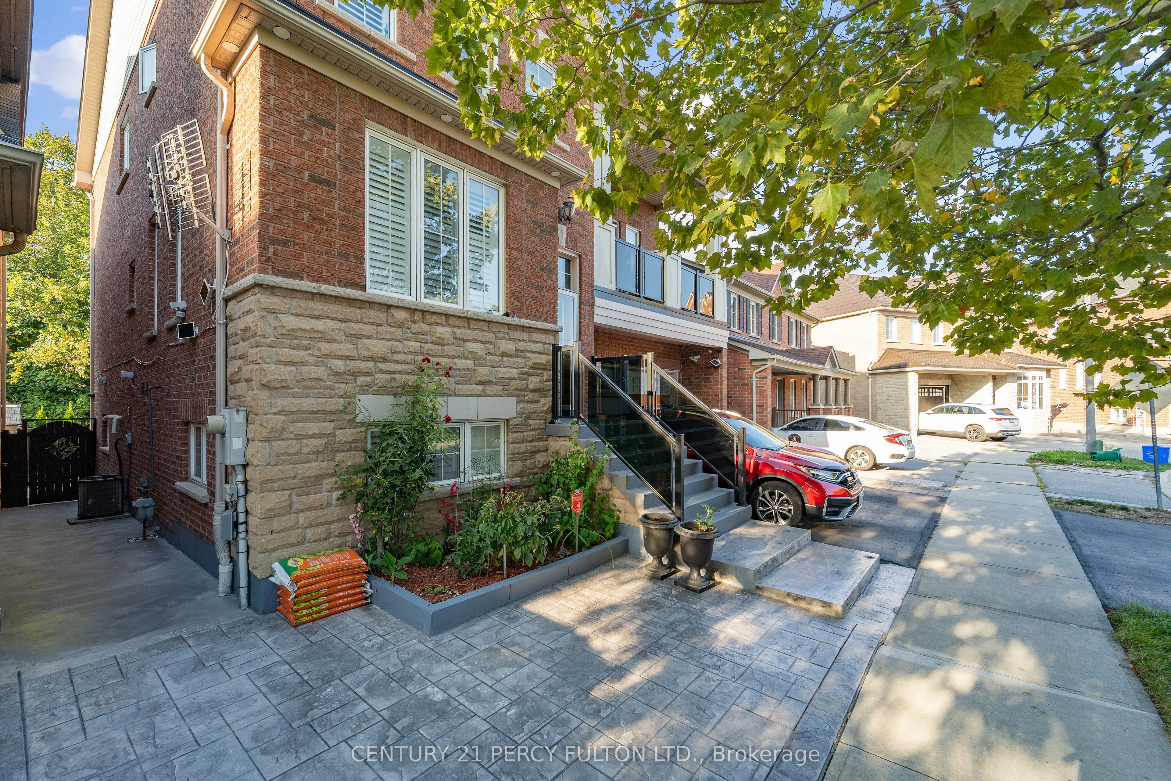 16 Brandwood Square