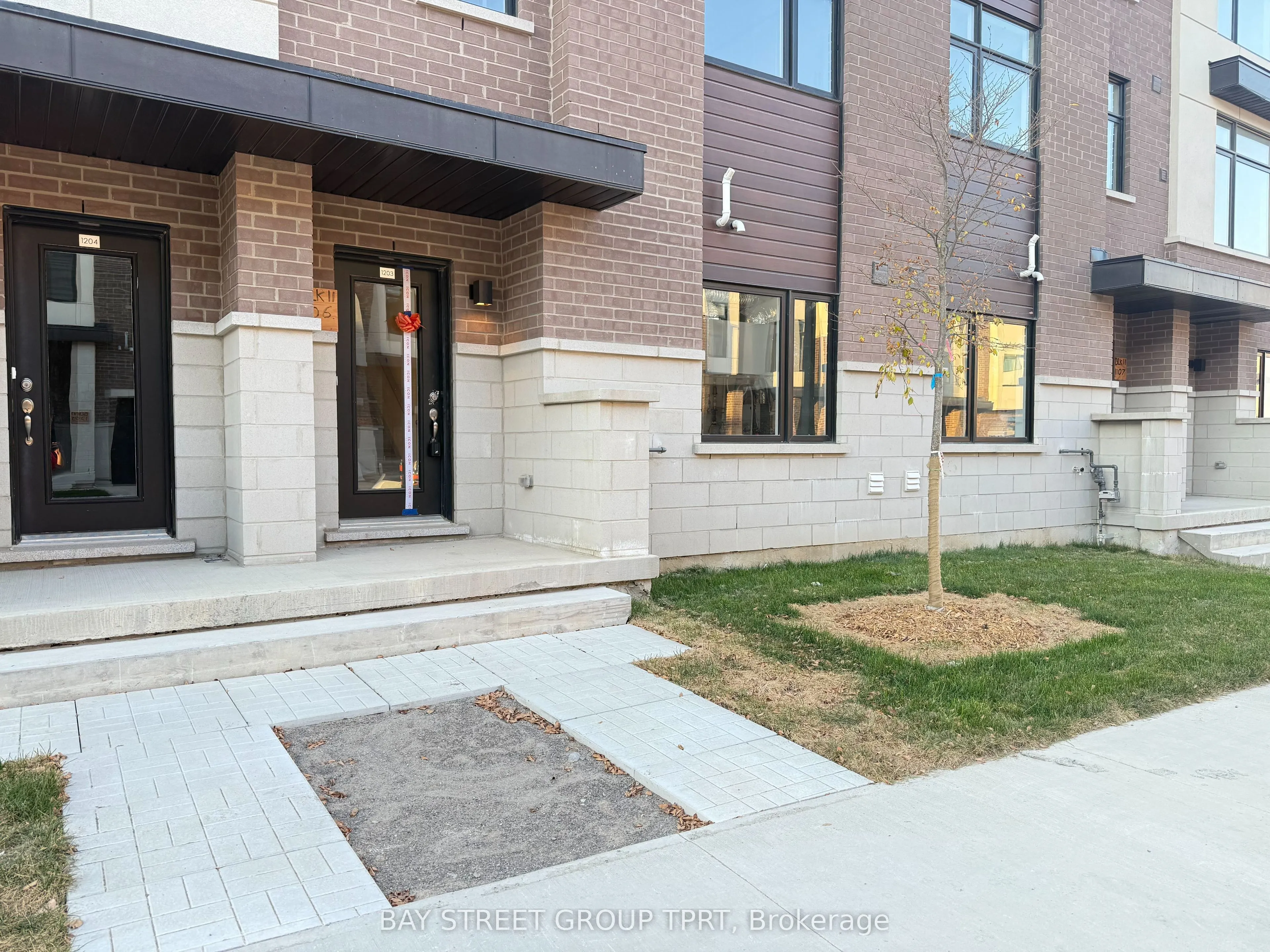 1695 Dersan Street, #1203
