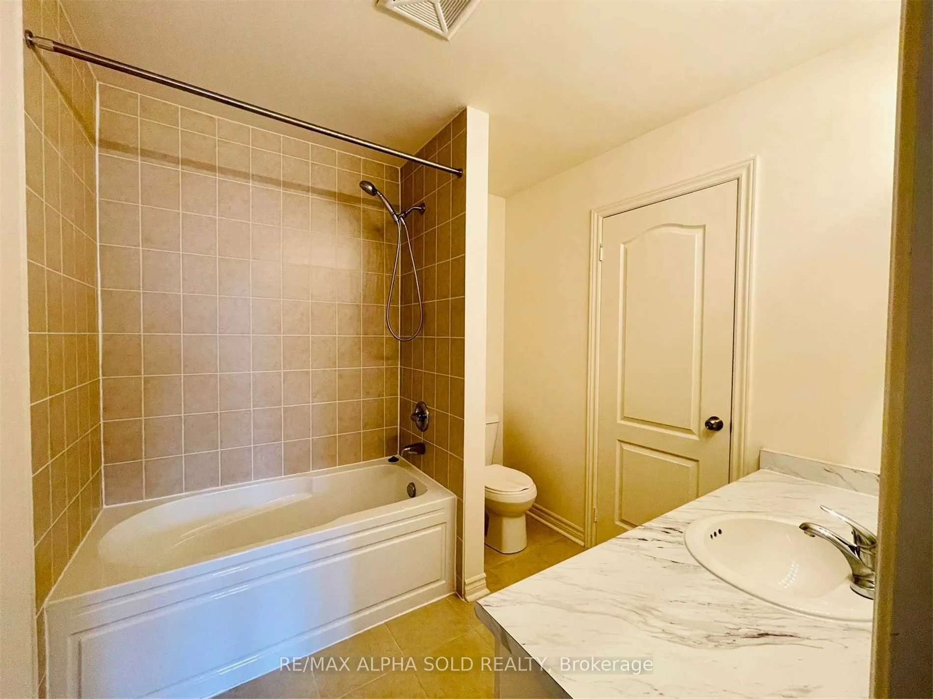 8 Eaton Park Lane, #9