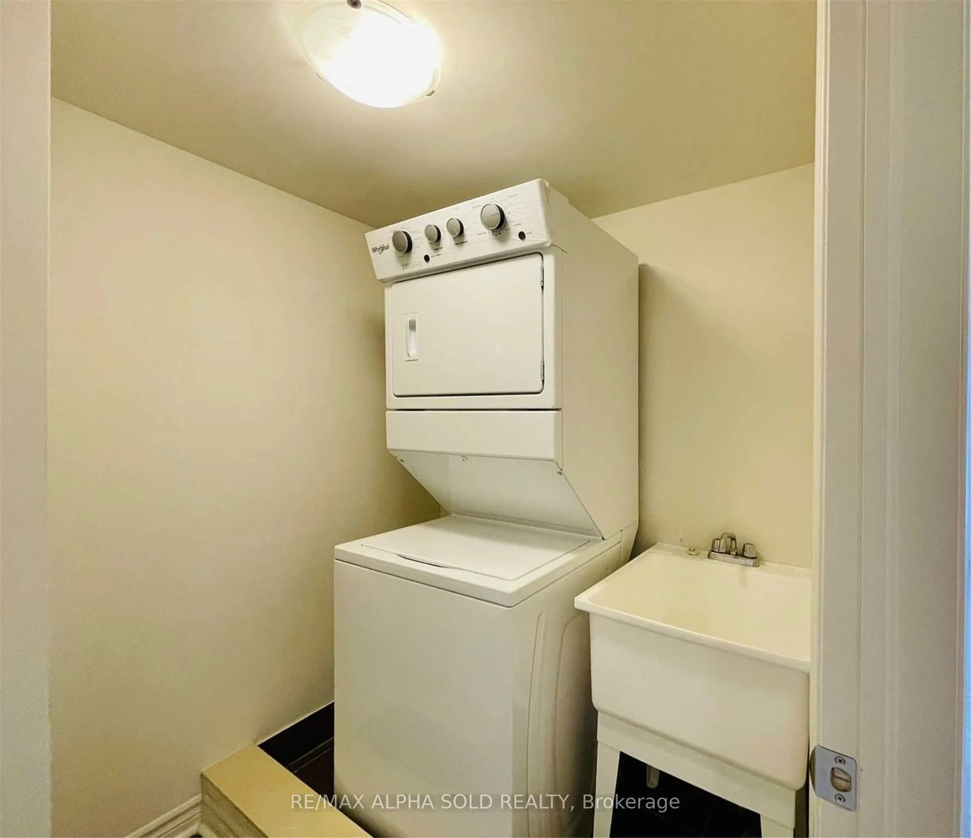 8 Eaton Park Lane, #9