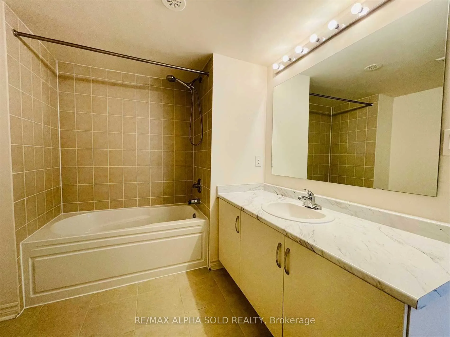 8 Eaton Park Lane, #9