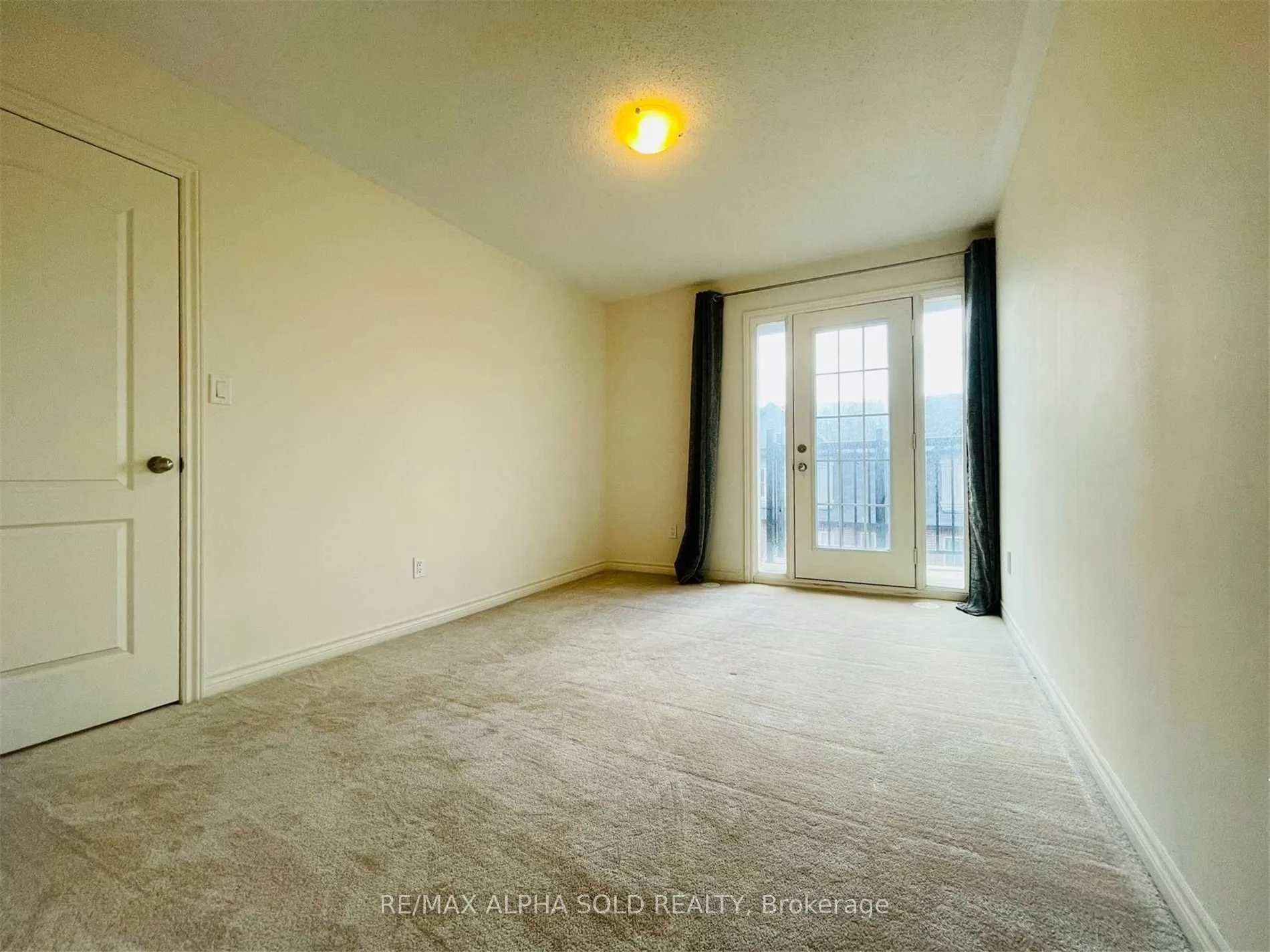 8 Eaton Park Lane, #9
