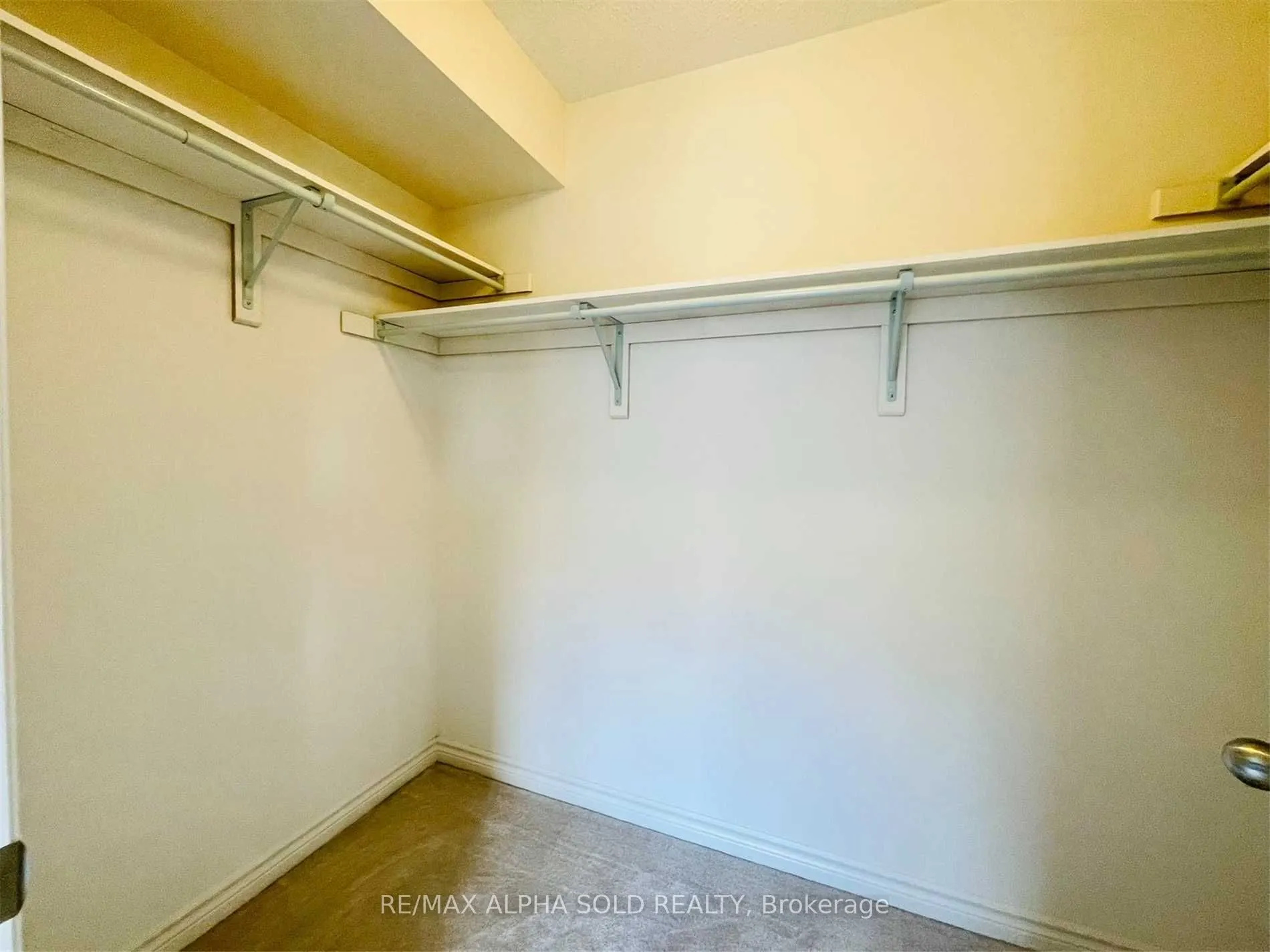 8 Eaton Park Lane, #9
