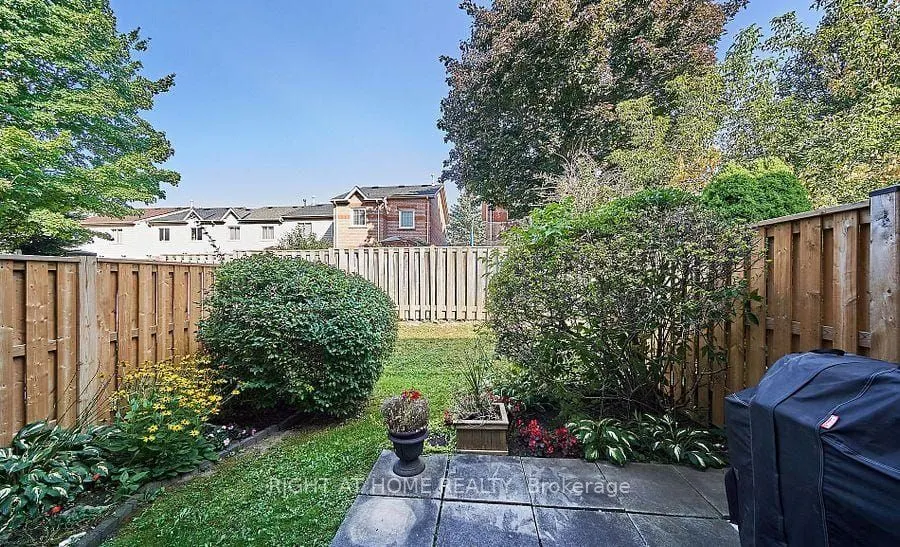 10 Bassett Boulevard, #18
