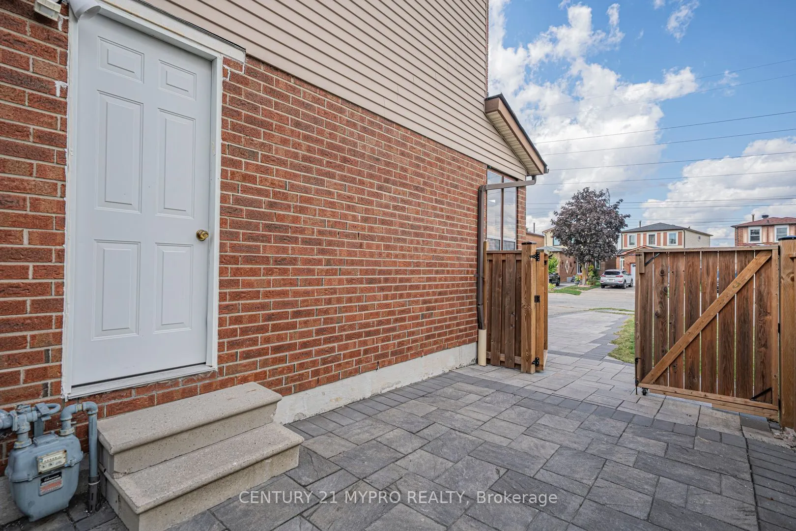 47 Fieldside Drive