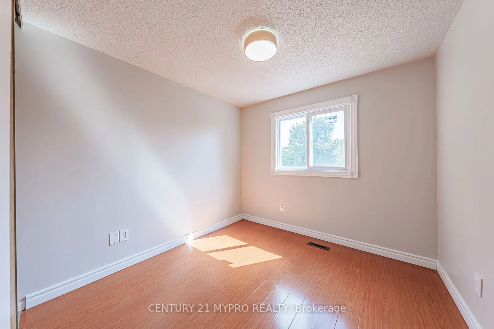 47 Fieldside Drive