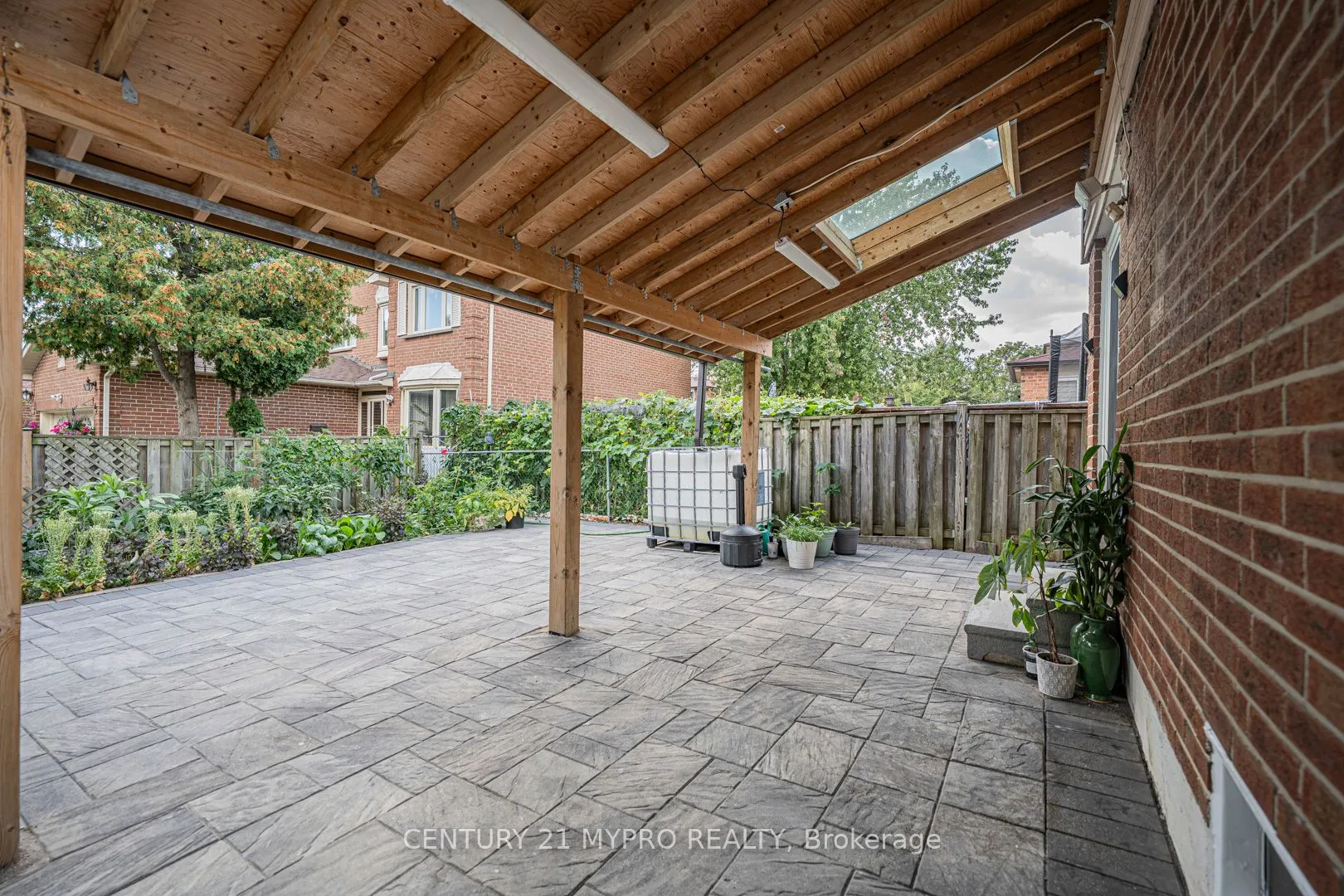 47 Fieldside Drive