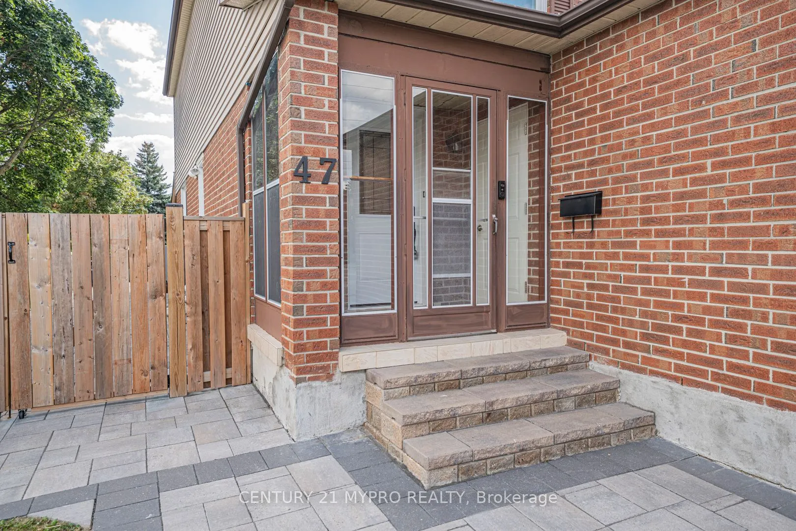 47 Fieldside Drive
