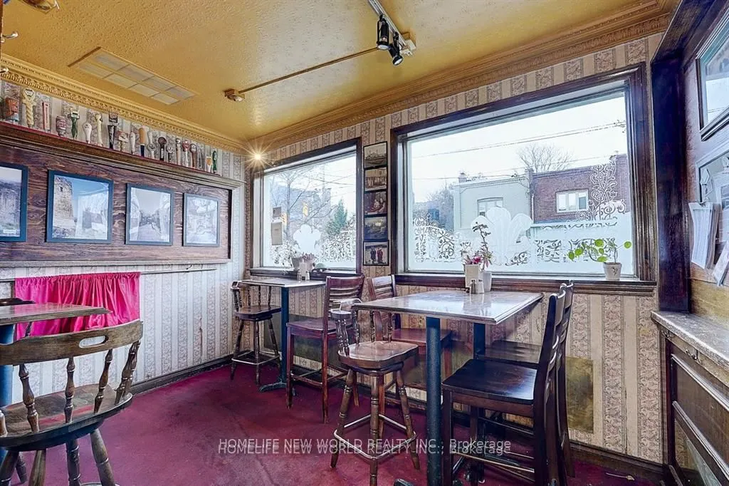 962 Kingston Road