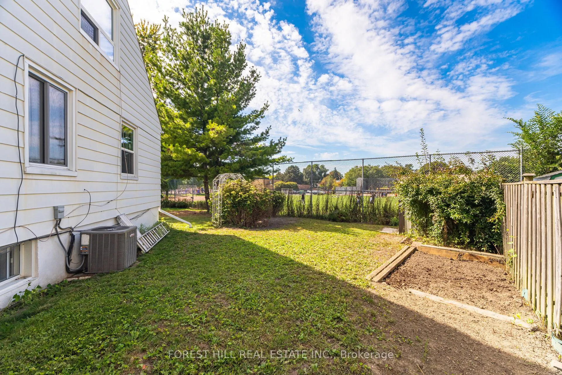 2 Topham Road