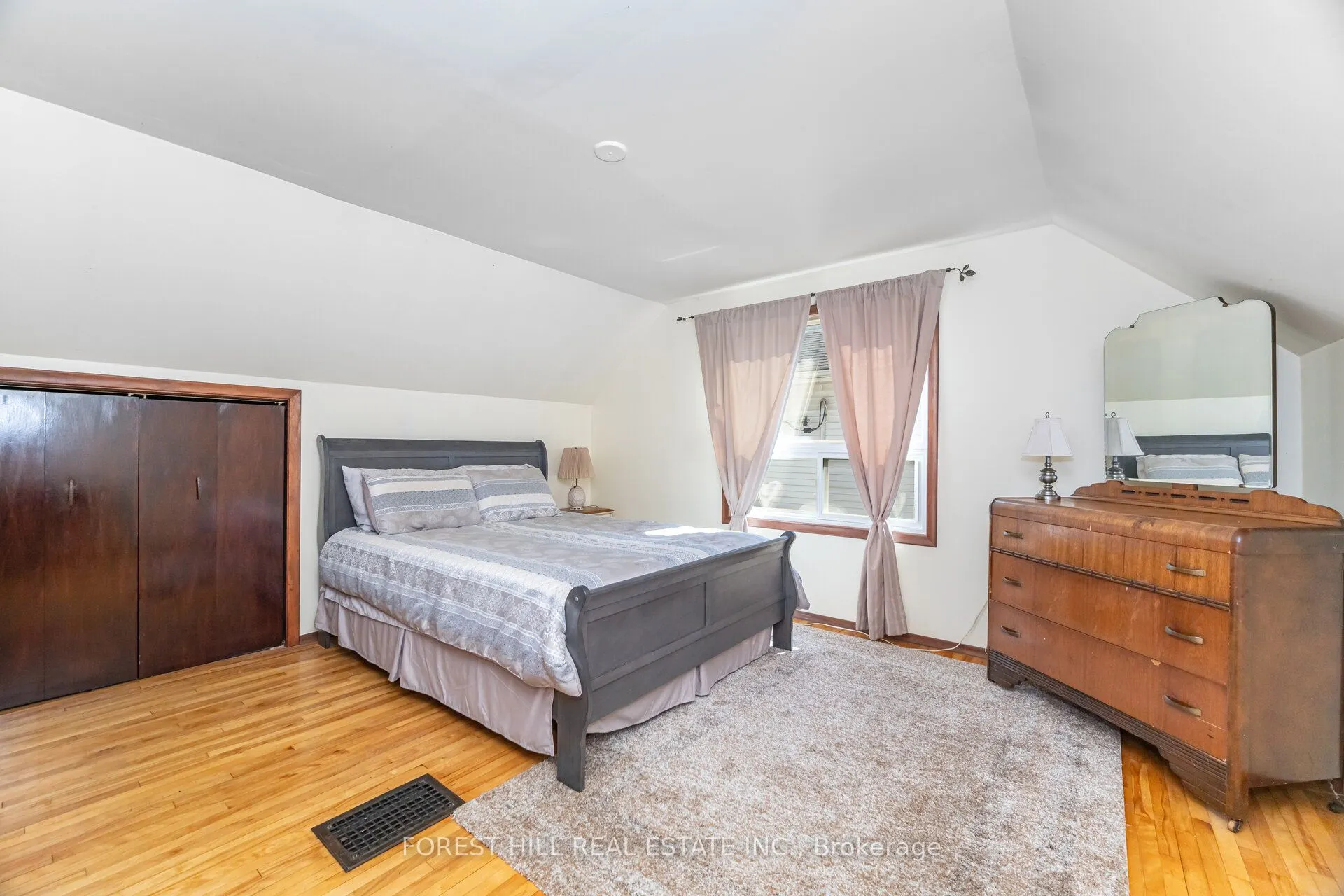 2 Topham Road