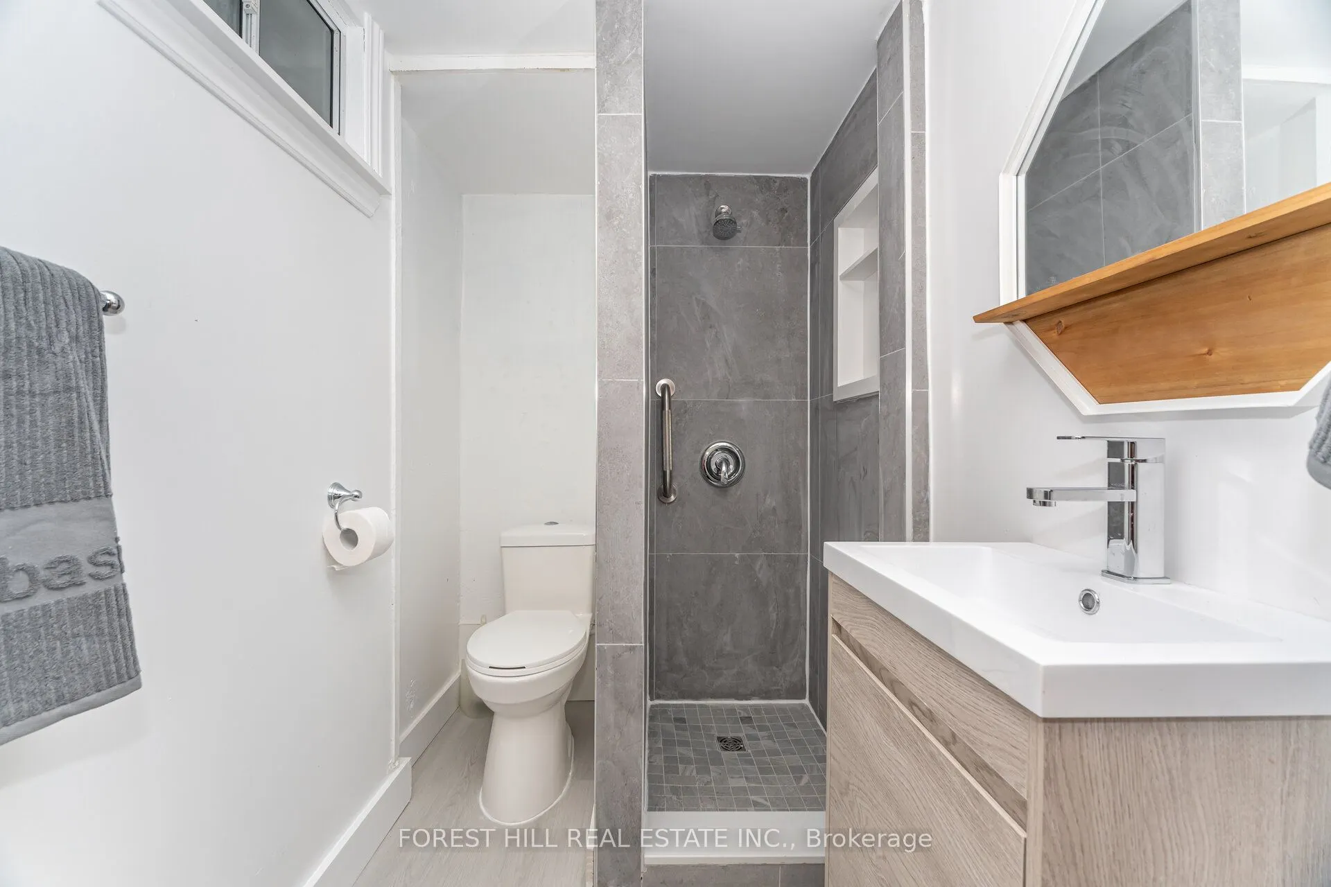 2 Topham Road