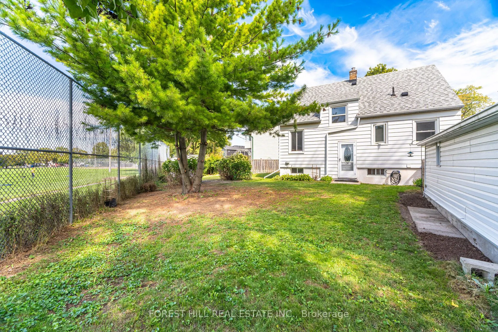 2 Topham Road