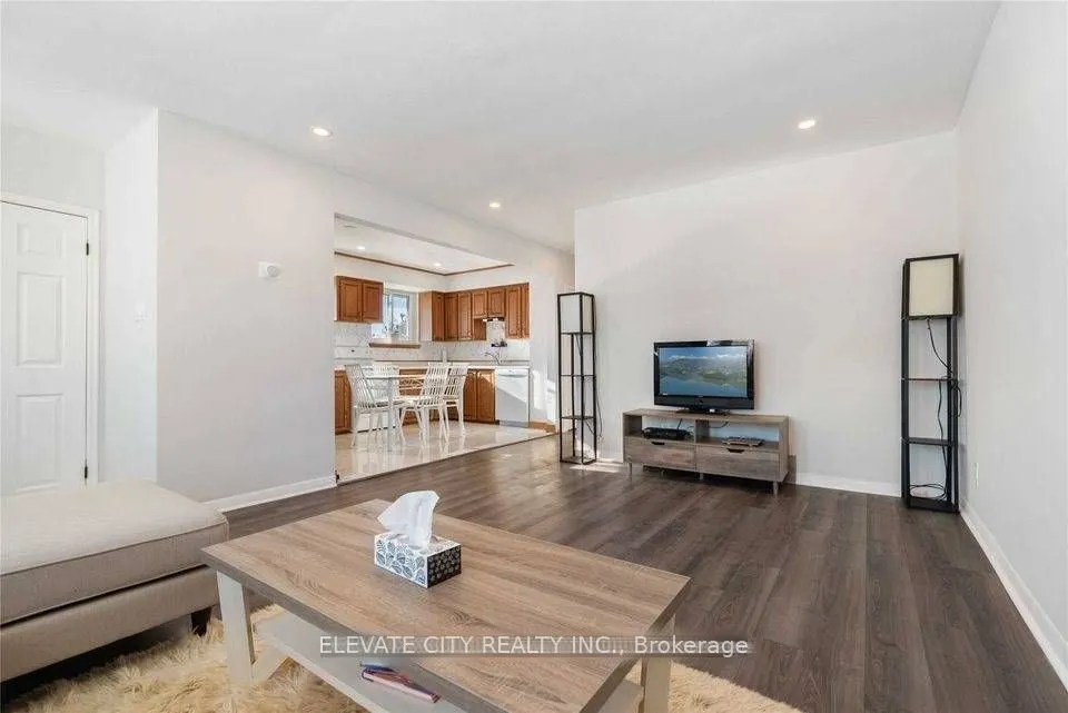1330 Minden Street, #Main