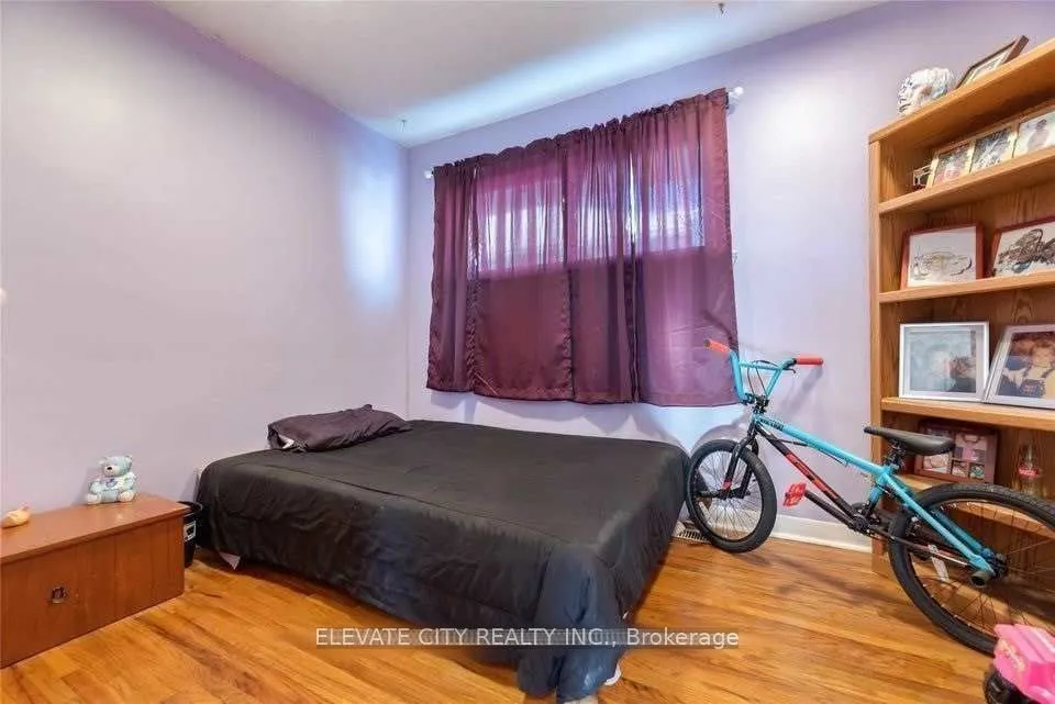 1330 Minden Street, #Main