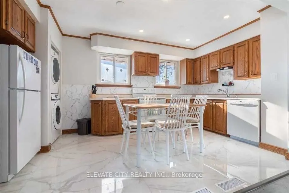1330 Minden Street, #Main