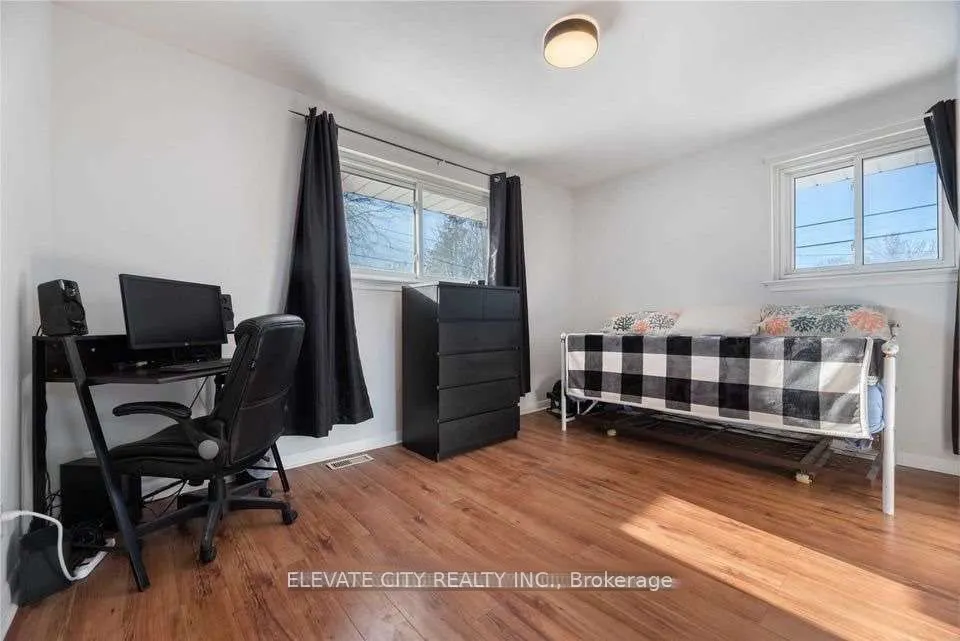 1330 Minden Street, #Main