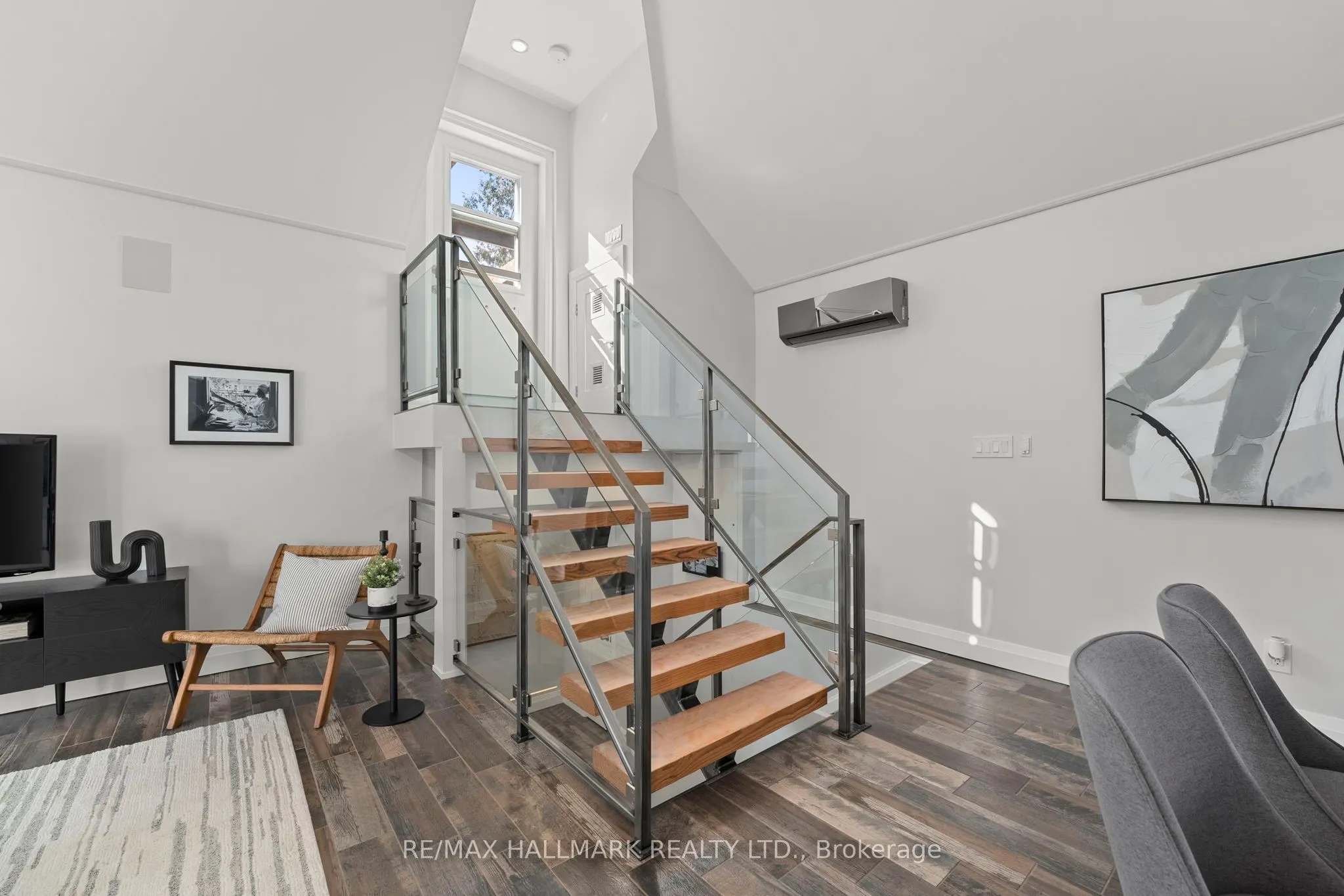 272&276 King Edward Avenue