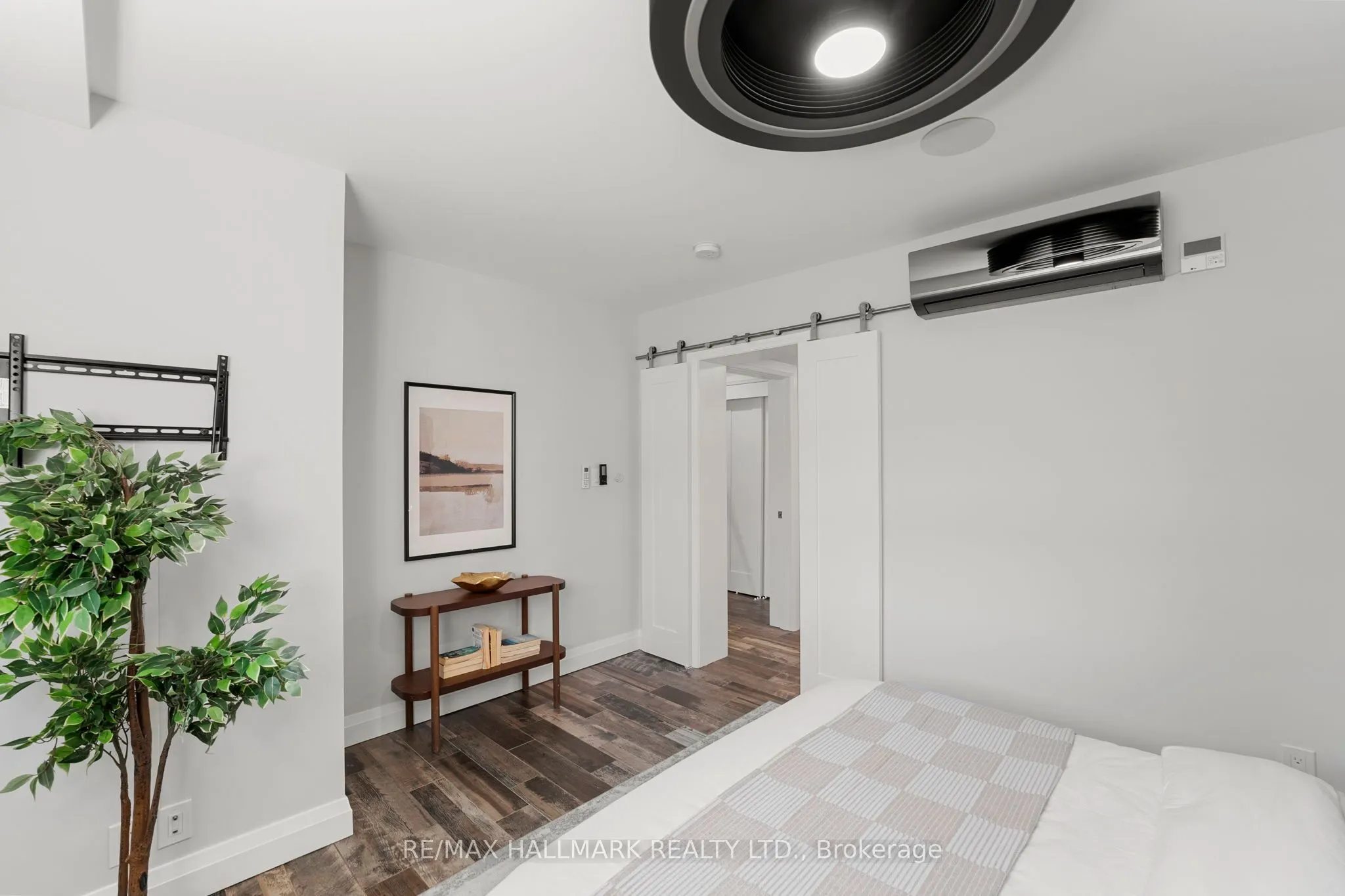272&276 King Edward Avenue