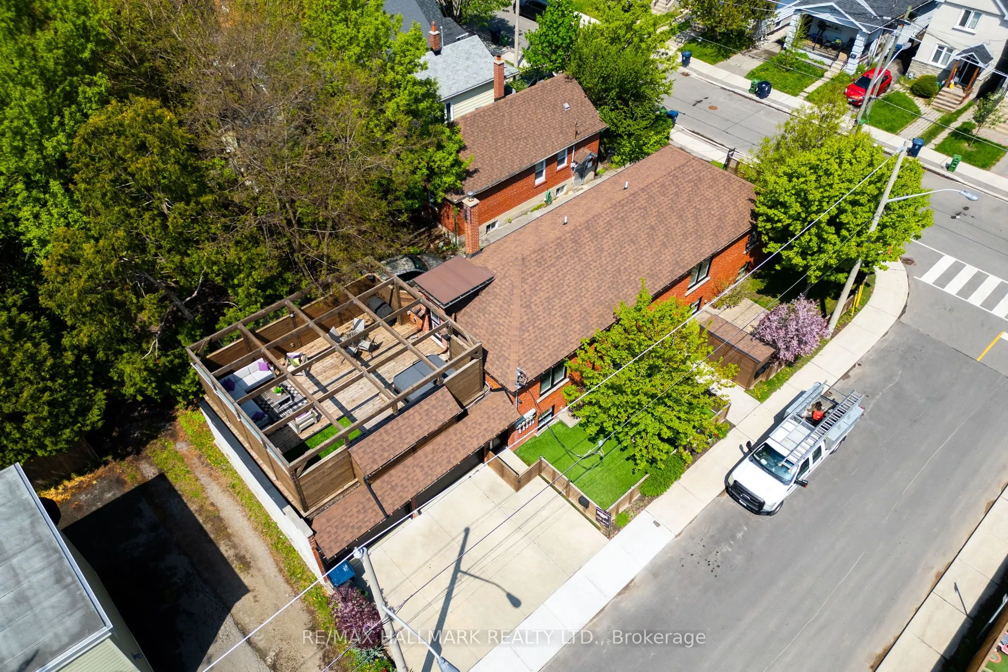272&276 King Edward Avenue