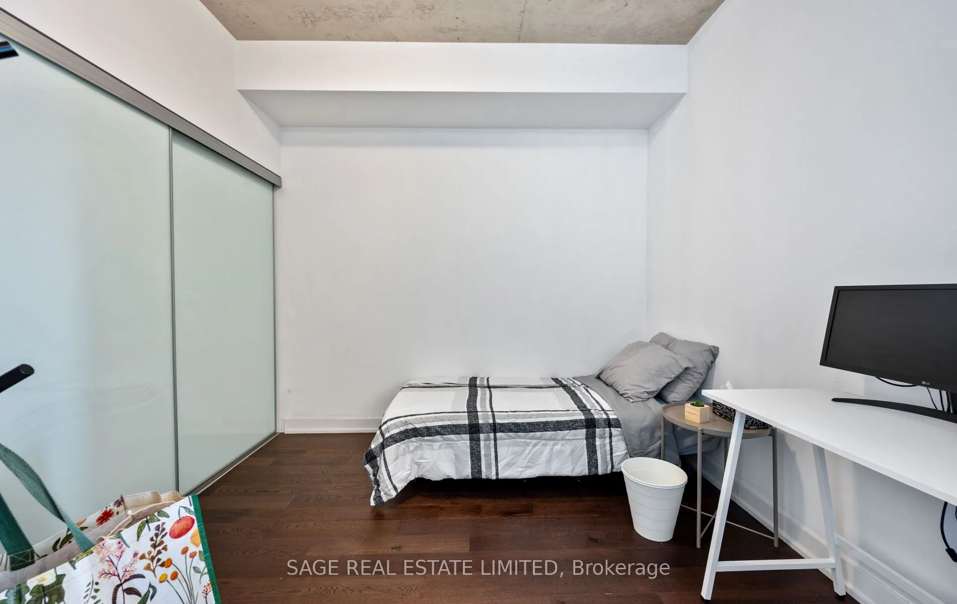 1190 Dundas Street E, #420